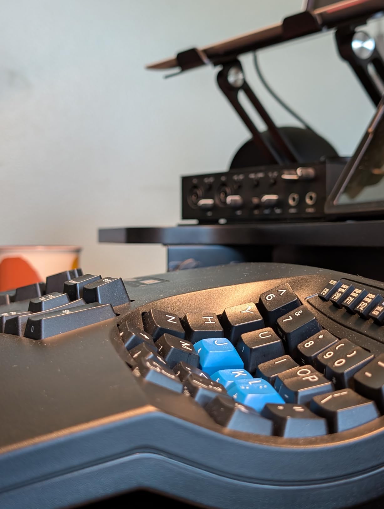 Kinesis Advantage2 Ergonomic Keyboard (KB600), Black top case, Cherry MX Brown Switches, QWERTY keycaps customer photo 1