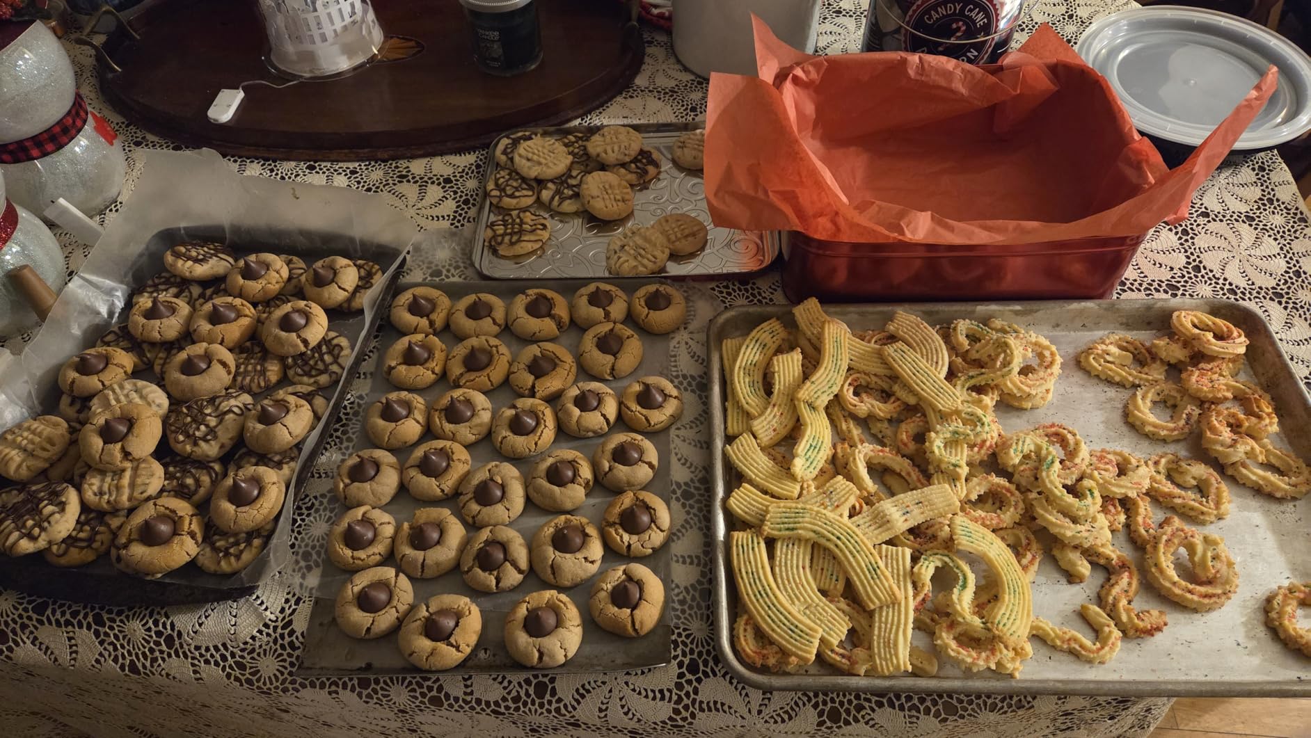 Cuisinart Stand Mixer, 12 Speed, 5.5 Quart Stainless Steel Bowl, Chef's Whisk, Mixing Paddle, Dough Hook, Splash Guard w/ Pour Spout, Ruby Red, SM-50R customer photo 2