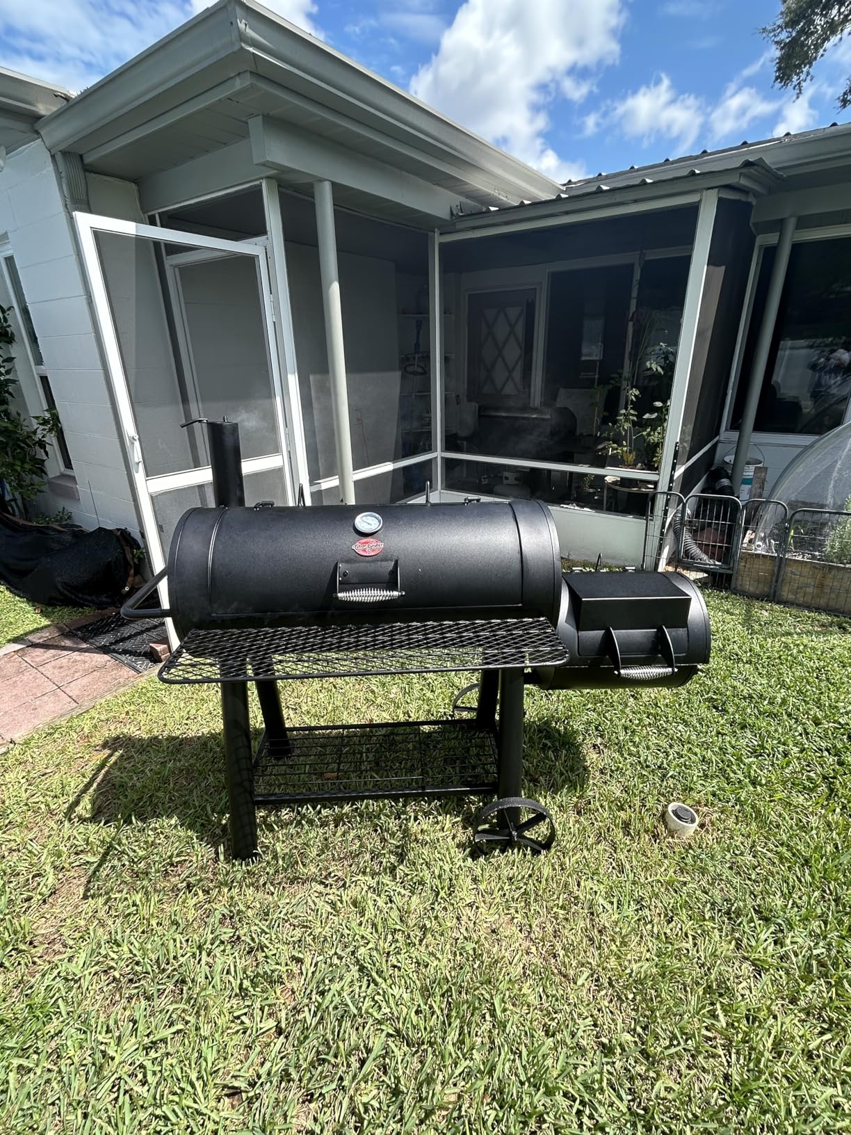 Char-Griller Competition Pro Barrel Grill and Offset Smoker, Includes Side Fire Box for Texas-Style Offset Smoking, Metal Cooking Grates, 1,010 Cooking Square Inches in Black customer photo 1