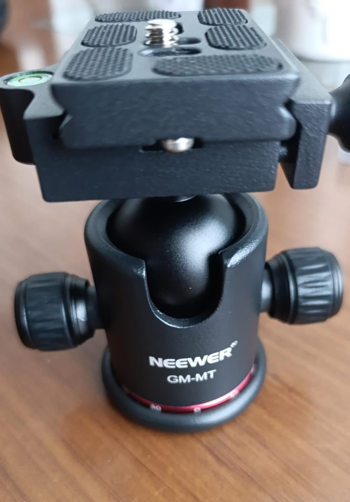 Neewer Professional Metal 360 Degree Rotating Panoramic Ball Head with 1/4 inch Quick Release Plate and Bubble Level,up to 17.6pounds/8kilograms,for Tripod,Monopod,Slider,DSLR Camera,Camcorder customer photo 1