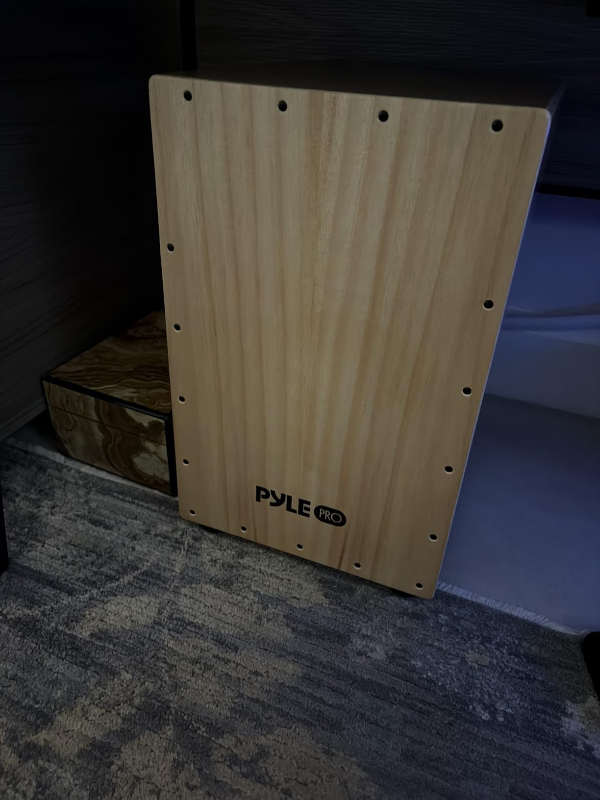 Pyle Jam Wooden Cajon - Handcrafted Stringed Lightweight Percussion Box With Internal Guitar Strings, Rubber Capped Feet, Suitable For All Ages customer photo 1