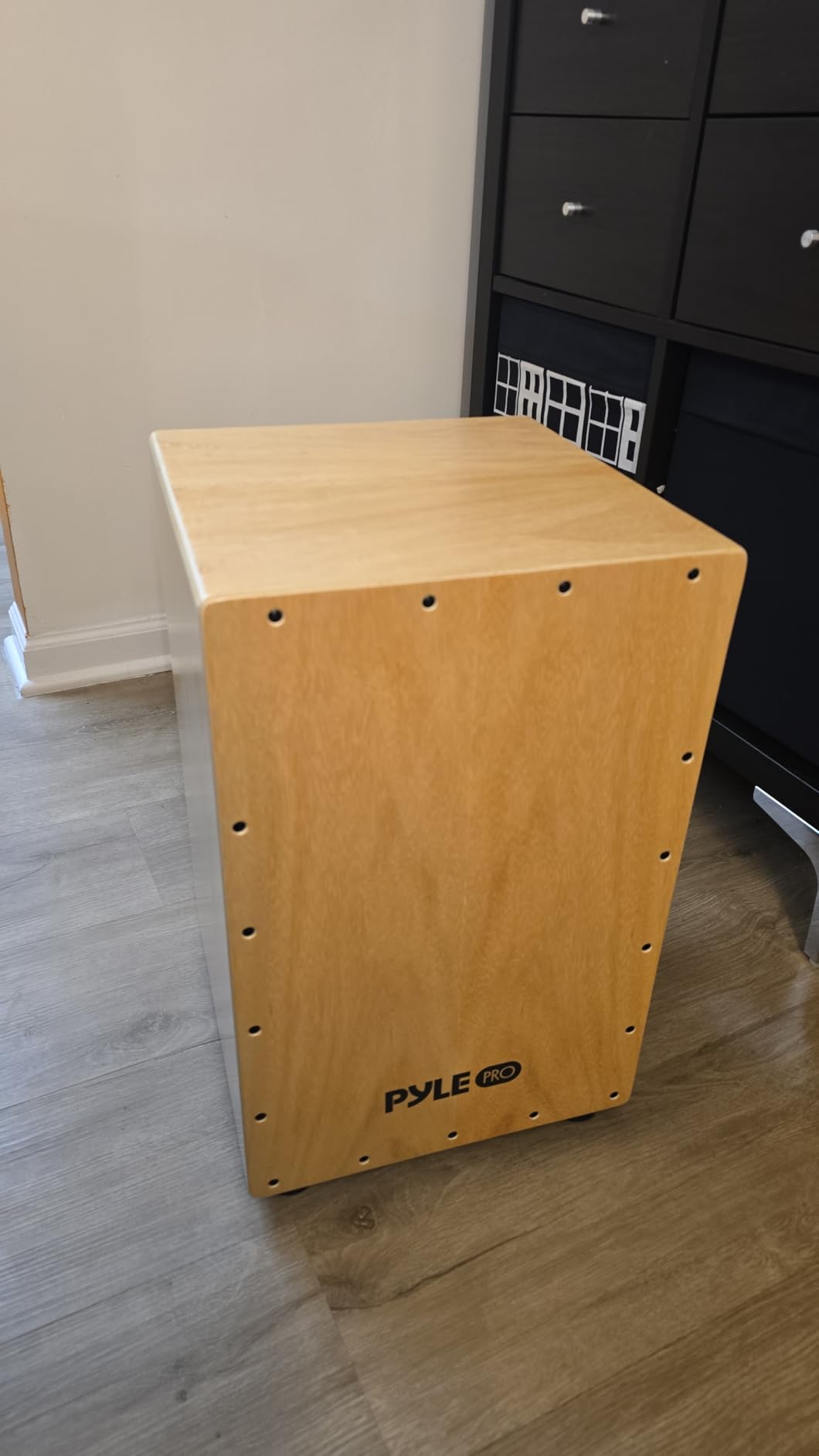 Pyle Jam Wooden Cajon - Handcrafted Stringed Lightweight Percussion Box With Internal Guitar Strings, Rubber Capped Feet, Suitable For All Ages customer photo 2