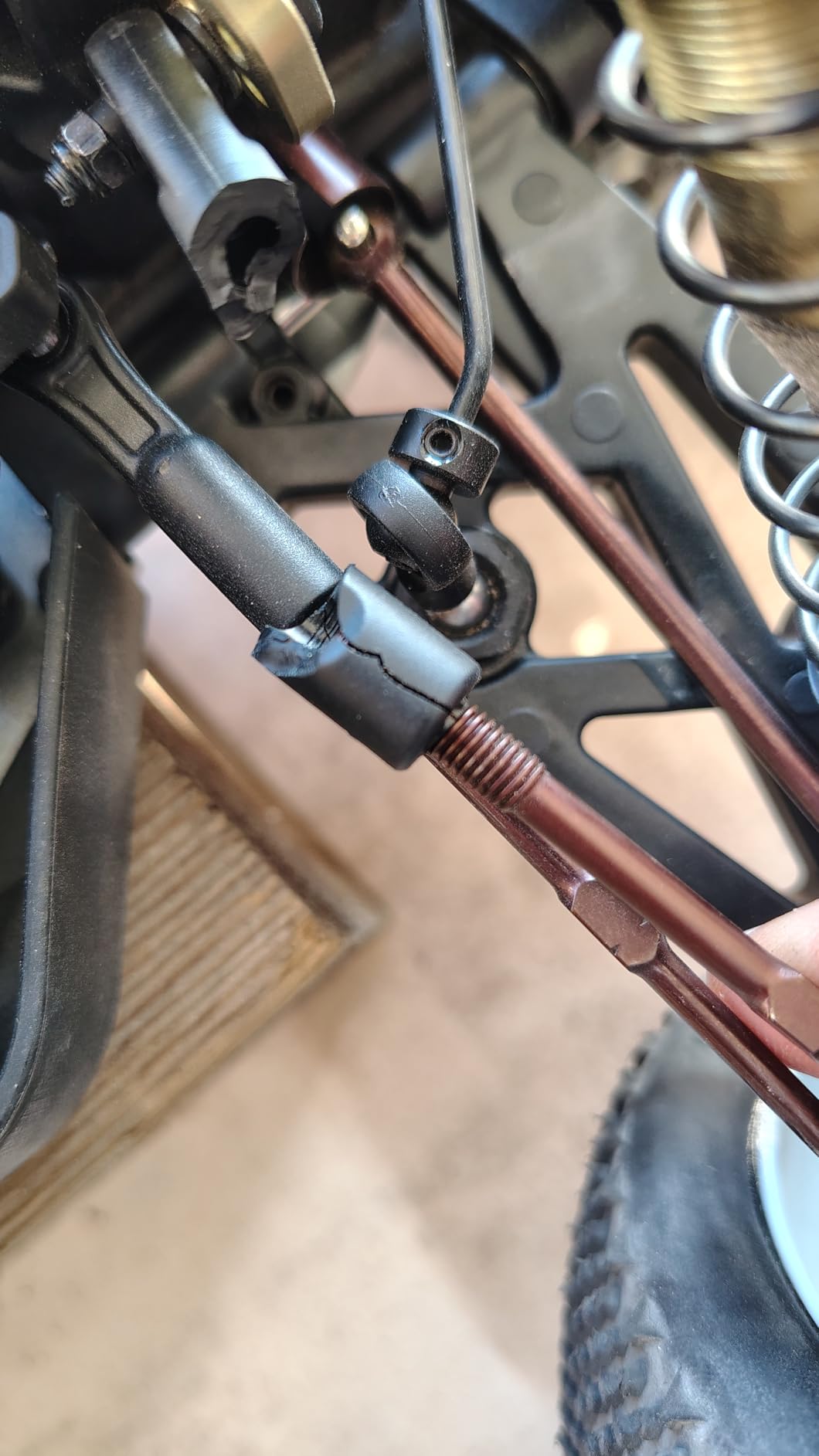 Serpent 1/8 Off-Road Truggy-e RTR, High Speed, Long Life, High-Performance Electric Truggy Kit, Battery and Charger Excluded (Orange) customer photo 2