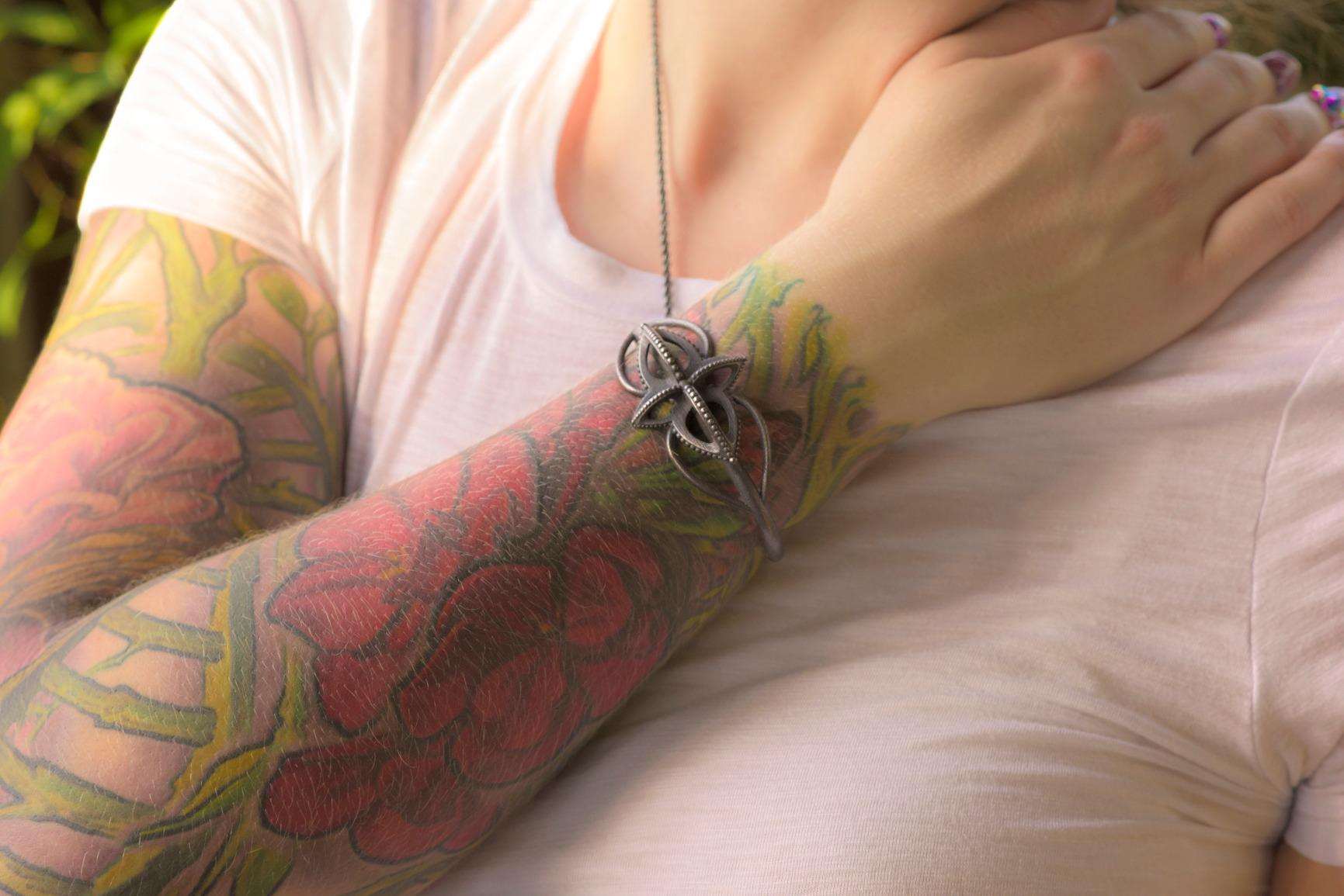 Neewer Professional Metal Bi-Color LED Video Light for Studio, YouTube, Product Photography, Video Shooting, Durable Metal Frame, Dimmable 660 Beads, with U Bracket and Barndoor, 3200-5600K, CRI 96+ customer photo 2