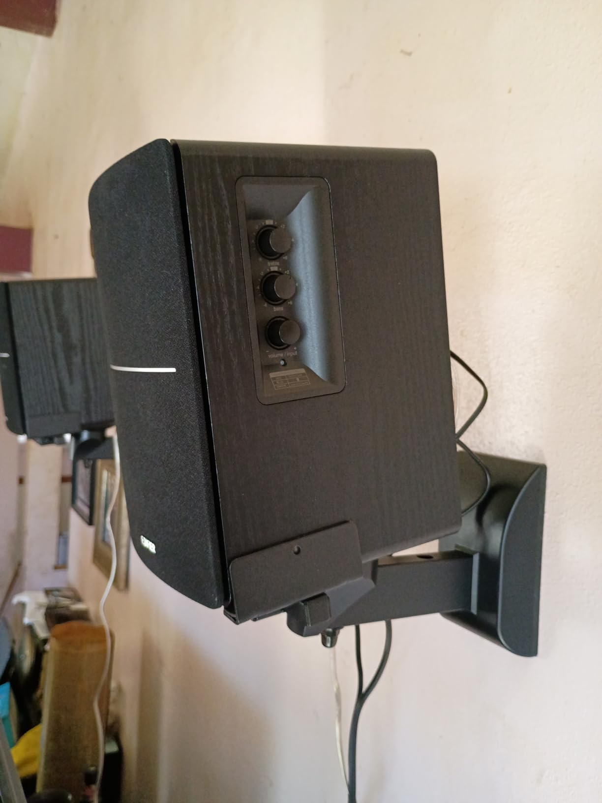 Edifier R1280DB Powered Bluetooth Bookshelf Speakers - Optical Input - Wireless Studio Monitors - 4 Inch Near Field Speaker - 42W RMS - Wood Grain (Black) customer photo 2