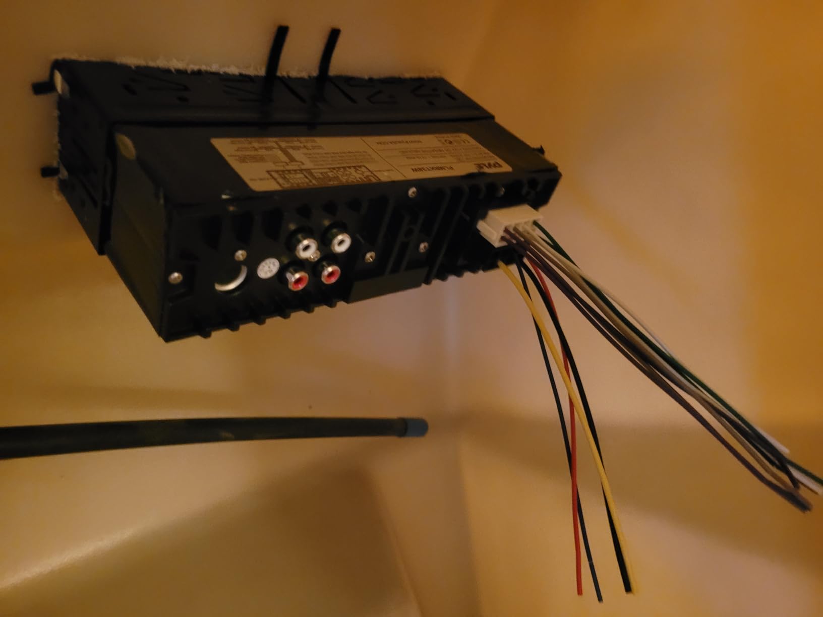 Pyle Marine Radio Receiver Speaker Set 12v Single Din Style Bluetooth Compatible Waterproof Digital Boat In Dash Console System with Mic 4 Speakers, Remote Control, Wiring Harness PLMRKT38W (White) customer photo 2