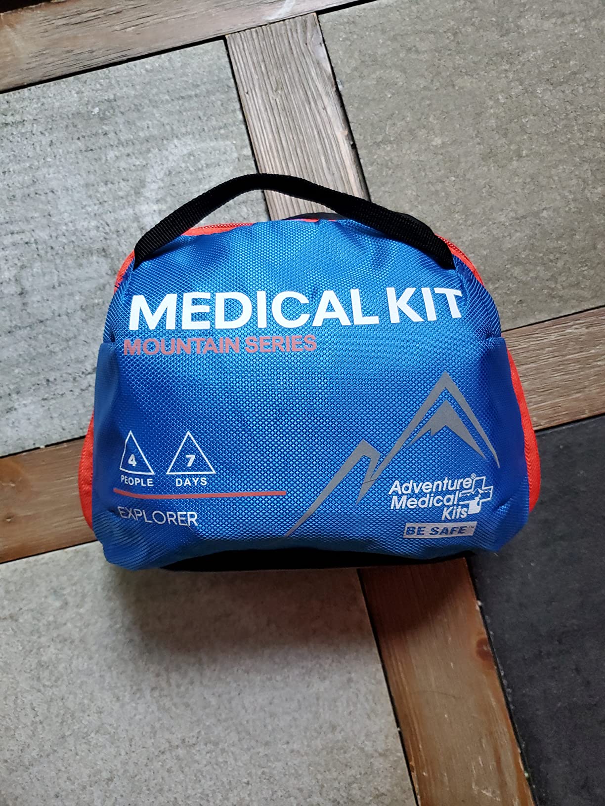 Adventure Medical Kits Mountain Series Medical Kit - Explorer - Emergency Medical First Aid Kit - For 4 People for 7 Days - Comes with a Trauma Pad, Medicine, Guide Book & More customer photo 2