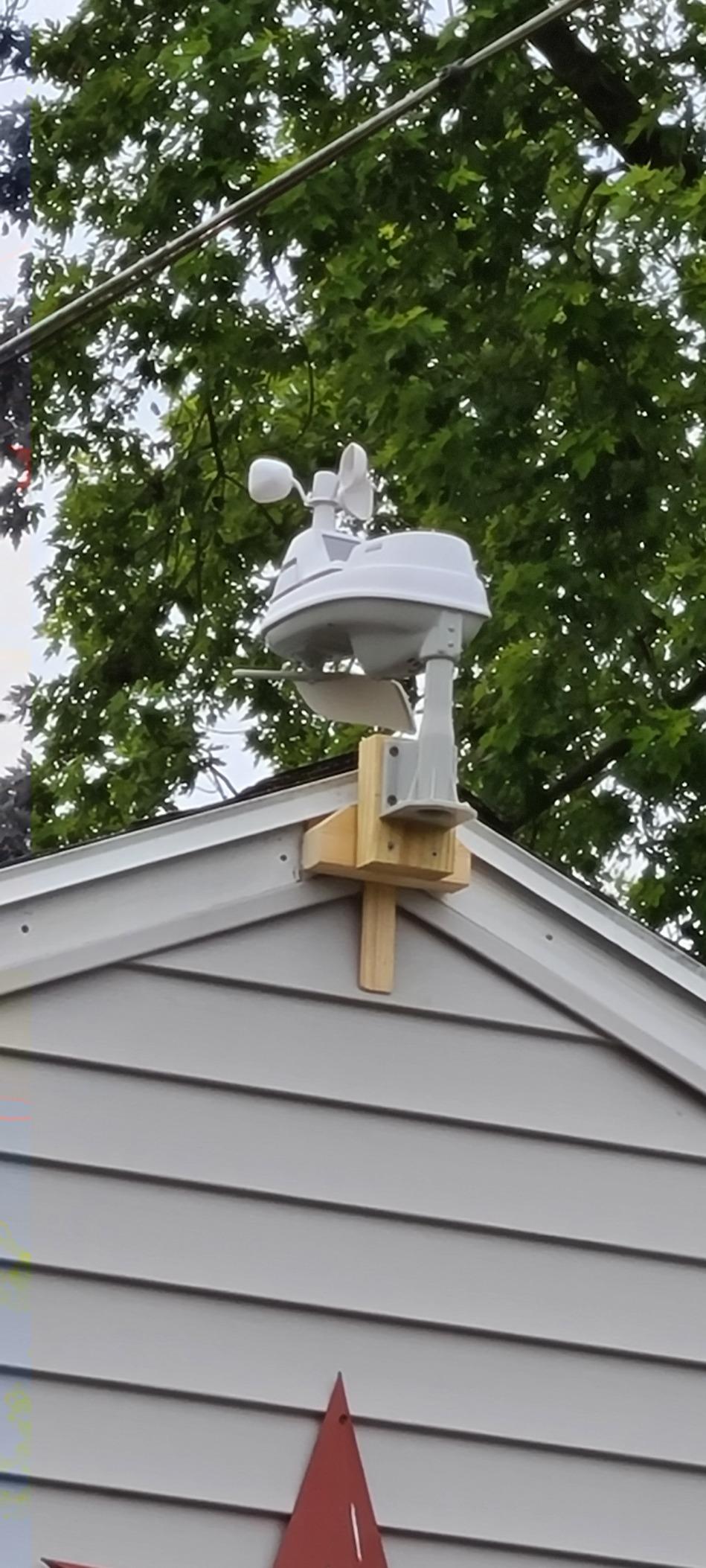 AcuRite Iris Weather Station with Rain Gauge and Wind Speed/Direction, Indoor Outdoor Thermometer Wireless Outdoor Sensor for Temperature and Humidity, and HD Display with Built-In Barometer customer photo 2