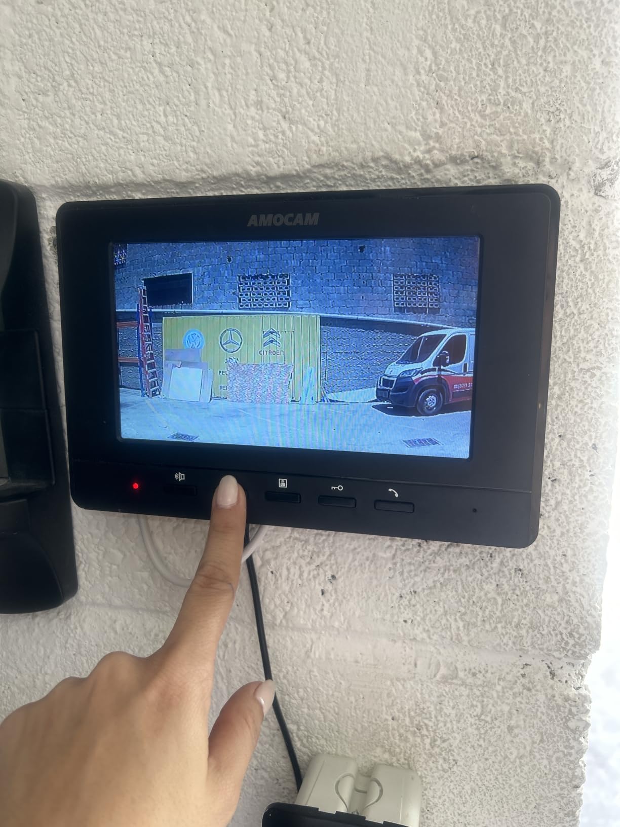 Wired Video Intercom System, 7 Inches Video Doorbell Door Phone System, HD Camera Kits Support Unlock, Monitoring, Dual-Way Intercom for Villa Home Office Apartment customer photo 1