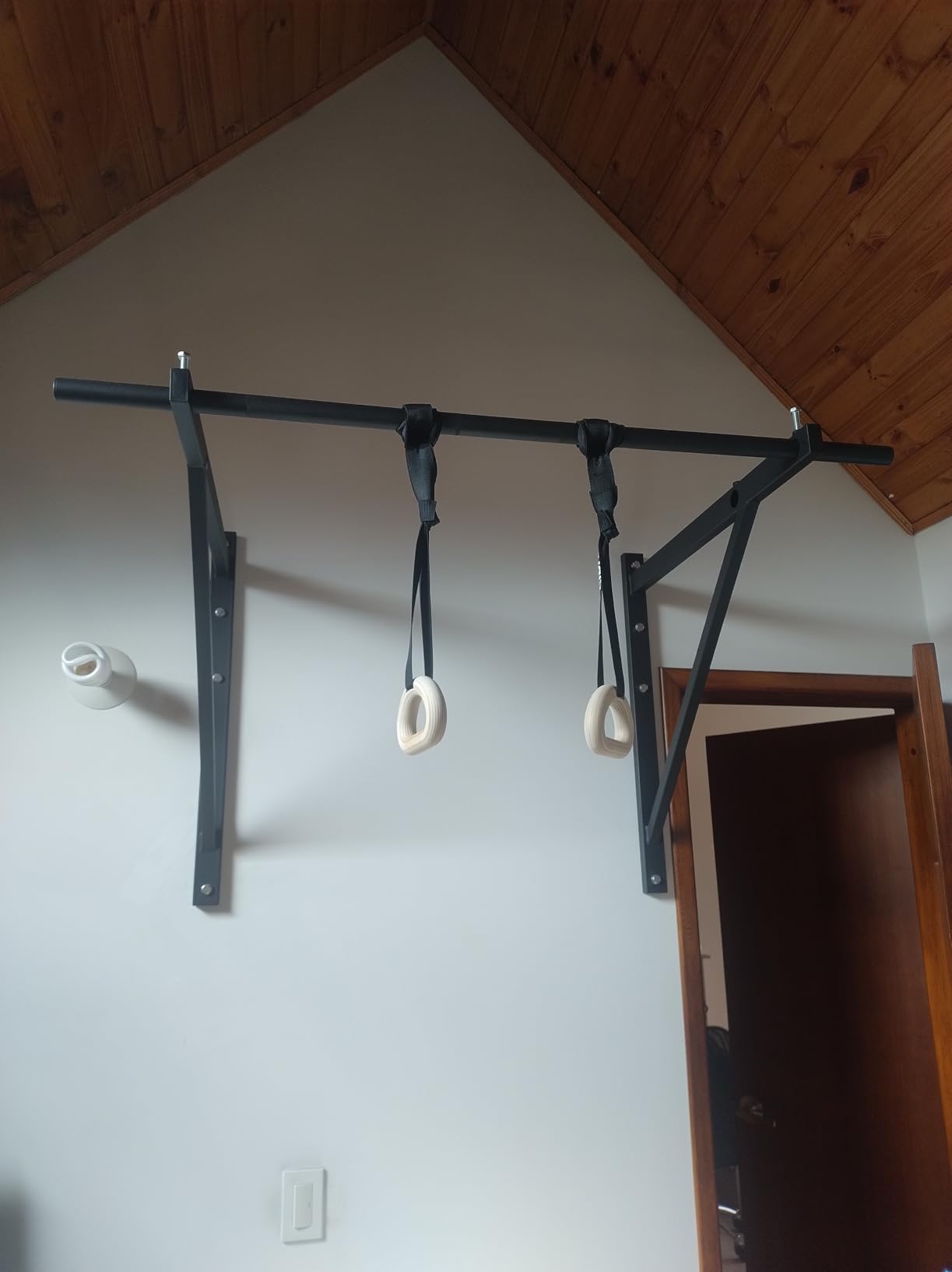 Yes4All Heavy Duty Wall Mounted Pull Up Bar - Multi-Grip Pull Ups / Pull Up Bar Ceiling Mount / Joist Mount for Home Gym customer photo 1