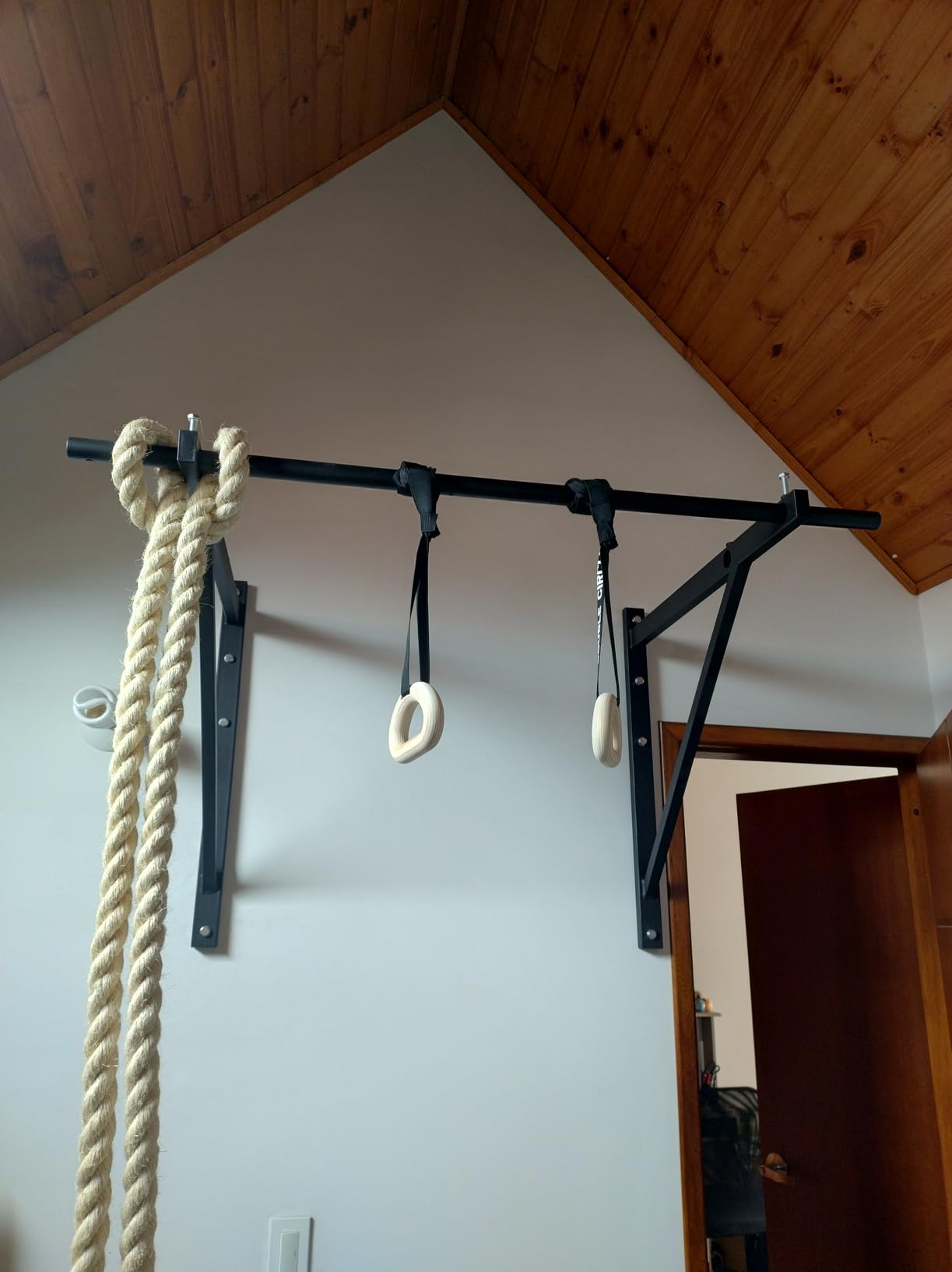 Yes4All Heavy Duty Wall Mounted Pull Up Bar - Multi-Grip Pull Ups / Pull Up Bar Ceiling Mount / Joist Mount for Home Gym customer photo 2