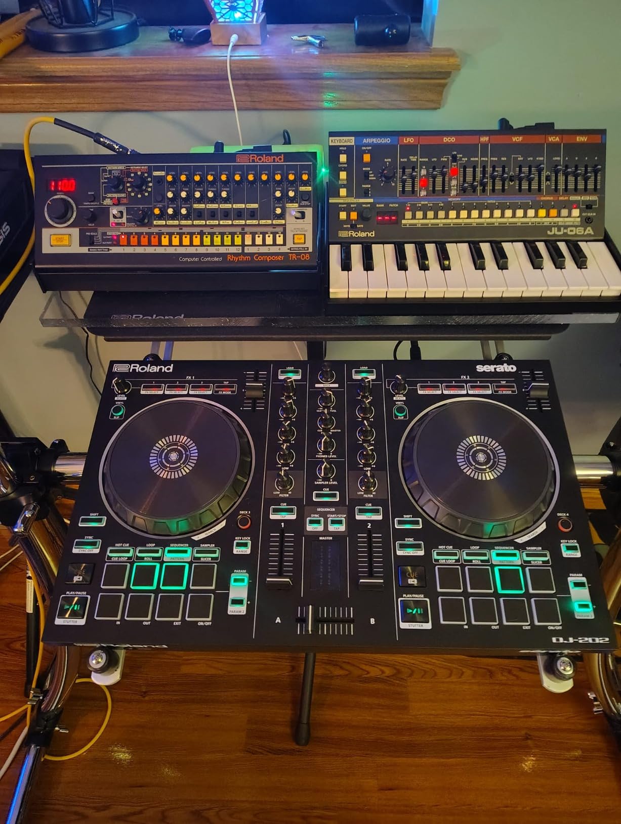 Roland DJ-202 Compact DJ Controller | 2-Channel, 4-Deck Controller for Serato DJ Lite | Large, Low-Latency Platters | Iconic Roland Drum Kit Sounds customer photo 3