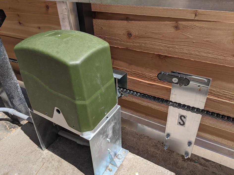 TOPENS CK700 Automatic Sliding Gate Opener Chain Drive Electric Gate Motor for Heavy Driveway Slide Gates Up to 1600 Pounds, Security Gate Operator AC Powered with 20ft Roller Chain and Remote Control customer photo 1