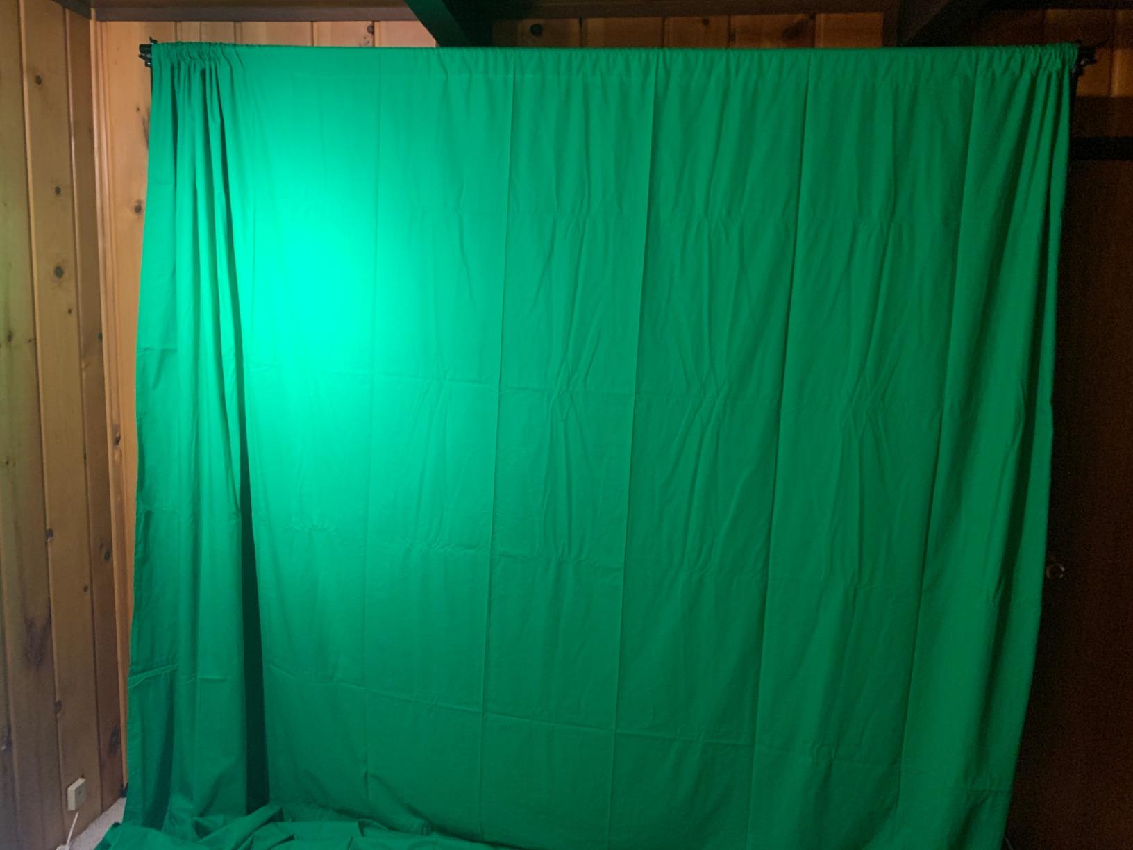 EMART 8.5 x 10ft Green Screen Backdrop Kit with Tripod Stand, Photography Background Support System with 10 x12ft 100% Cotton Muslin Chromakey Backdrop for Photo Studio, Video Shooting, Live Streaming customer photo 2