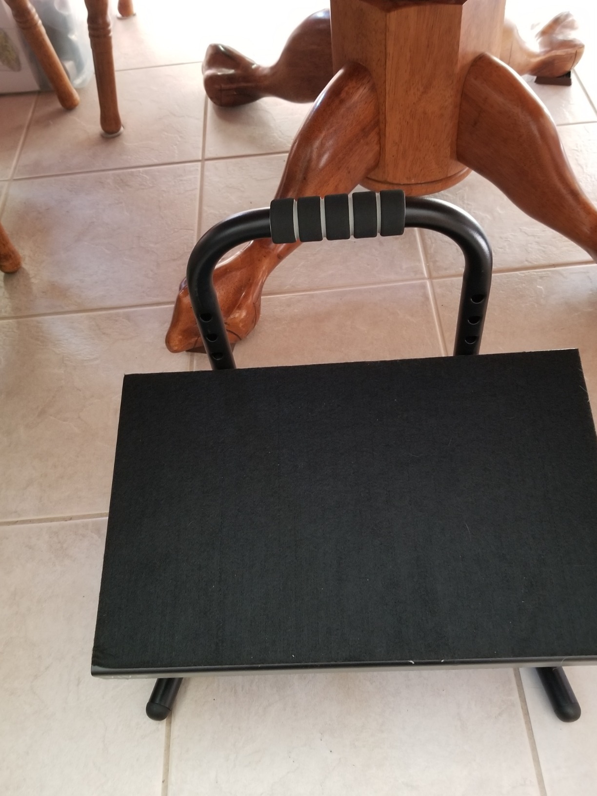 VIVO Ergonomic Height Adjustable Foot Rest Relief Platform, Elevated Stool for Comfortable Sit to Stand Workstation, Non-Slip Surface, Portable, Home Office Classroom Use, Black, STAND-FT01 customer photo 2