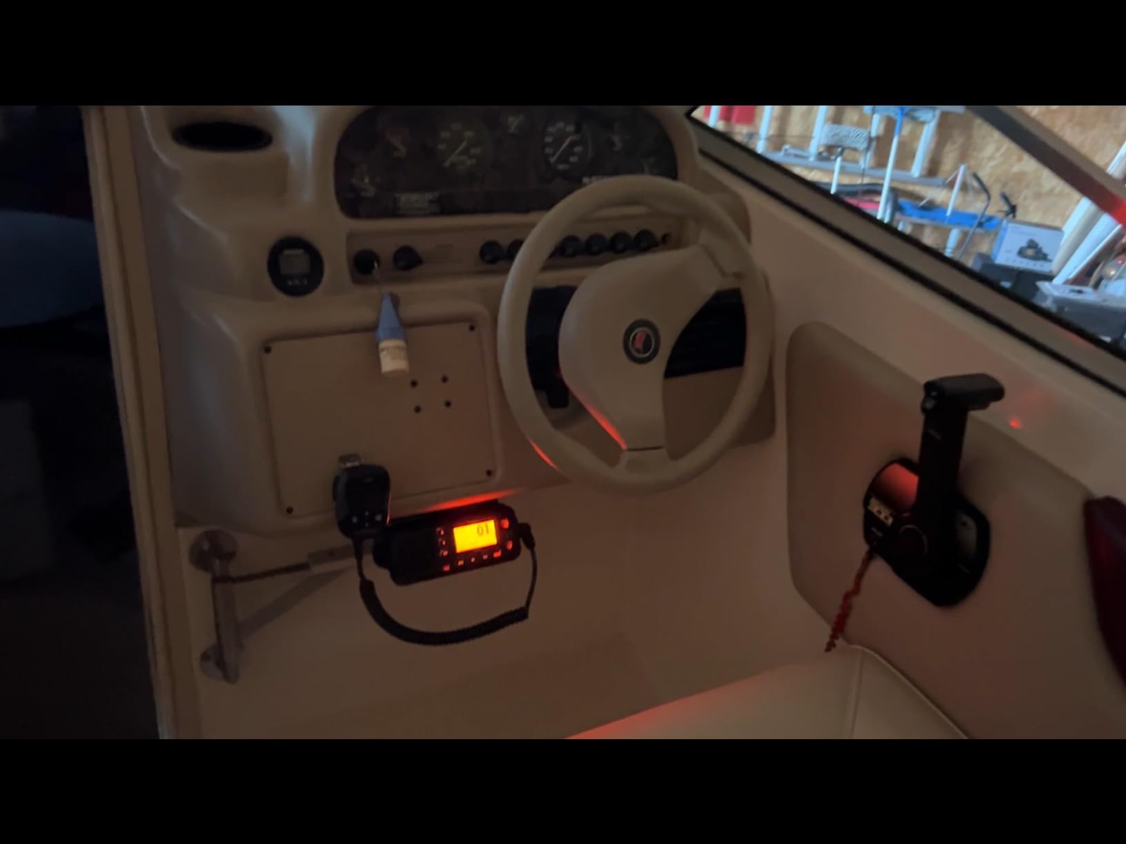 Uniden UM435 Advanced Fixed Mount VHF Marine Radio, All USA/International/Canadian Marine Channels Including New 4-Digit, CDN B Channels, 1 Watt/25 Watt Power, IPX8 Submersible customer photo 1