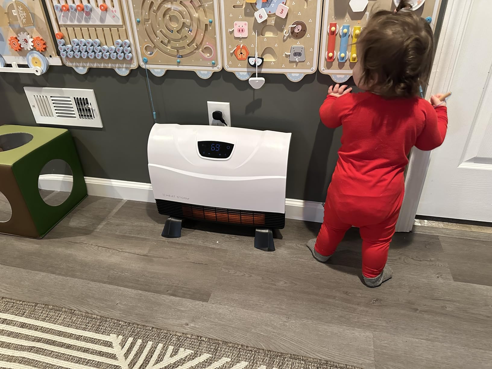 Heat Storm Phoenix Infrared Space Heater with Attachable Feet, Remote Control, Energy Efficient-750-1500 Watts, White Floor or Wall - HS-1500-PHX customer photo 1