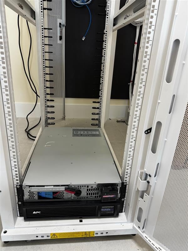 APC 2200VA Smart UPS with SmartConnect, SMT2200RM2UC Rack Mount UPS Battery Backup, Sinewave, AVR, 120V, Line Interactive Uninterruptible Power Supply customer photo 2