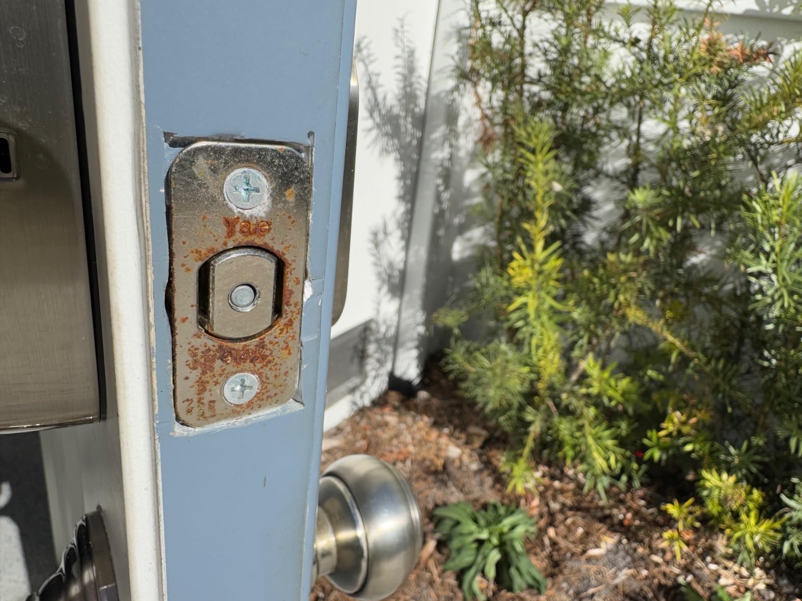 Yale Assure SL Deadbolt Lock, Oil Rubbed Bronze Keyless Entry Door Lock with Electronic Touchscreen with Keypad for Code Entry, YRD256-NR-0BP customer photo 1