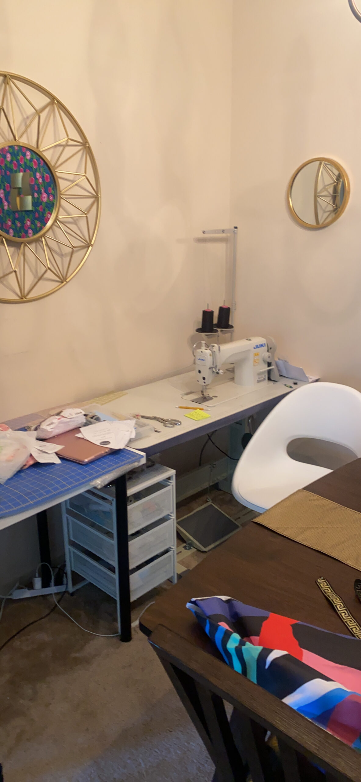 Juki DDL8700 LockStitch Industrial Sewing Machine, Table, Servo Motor, Lamp. Not Assembled customer photo 1