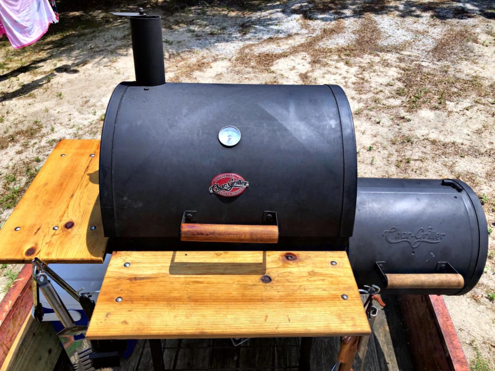 Char-Griller Wrangler Charcoal Grill in Black with Metal Shelves, EasyDump Ash Pan, Premium Wood Front and Side Shelves with Utensil Hooks, 640 Cooking Square Inches customer photo 1