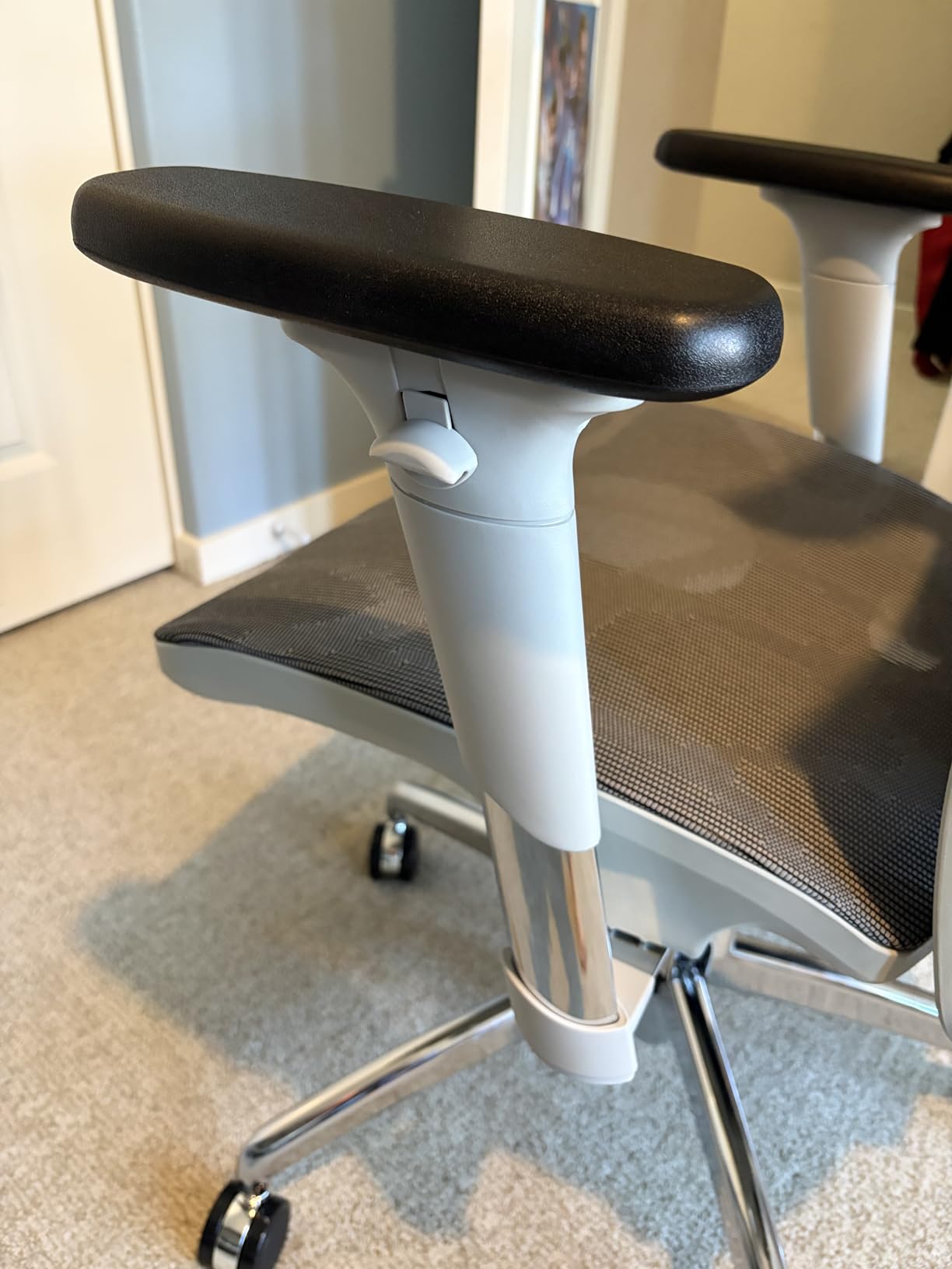 SIHOO M57 Ergonomic Mesh Office Chair, High Back Home Desk Chair with 3D Armrests, Lumbar Support and Adjustable Headrest, Comfortable Computer Chair, Big & Tall Office Chair Hold 330 LBS-Black customer photo 2