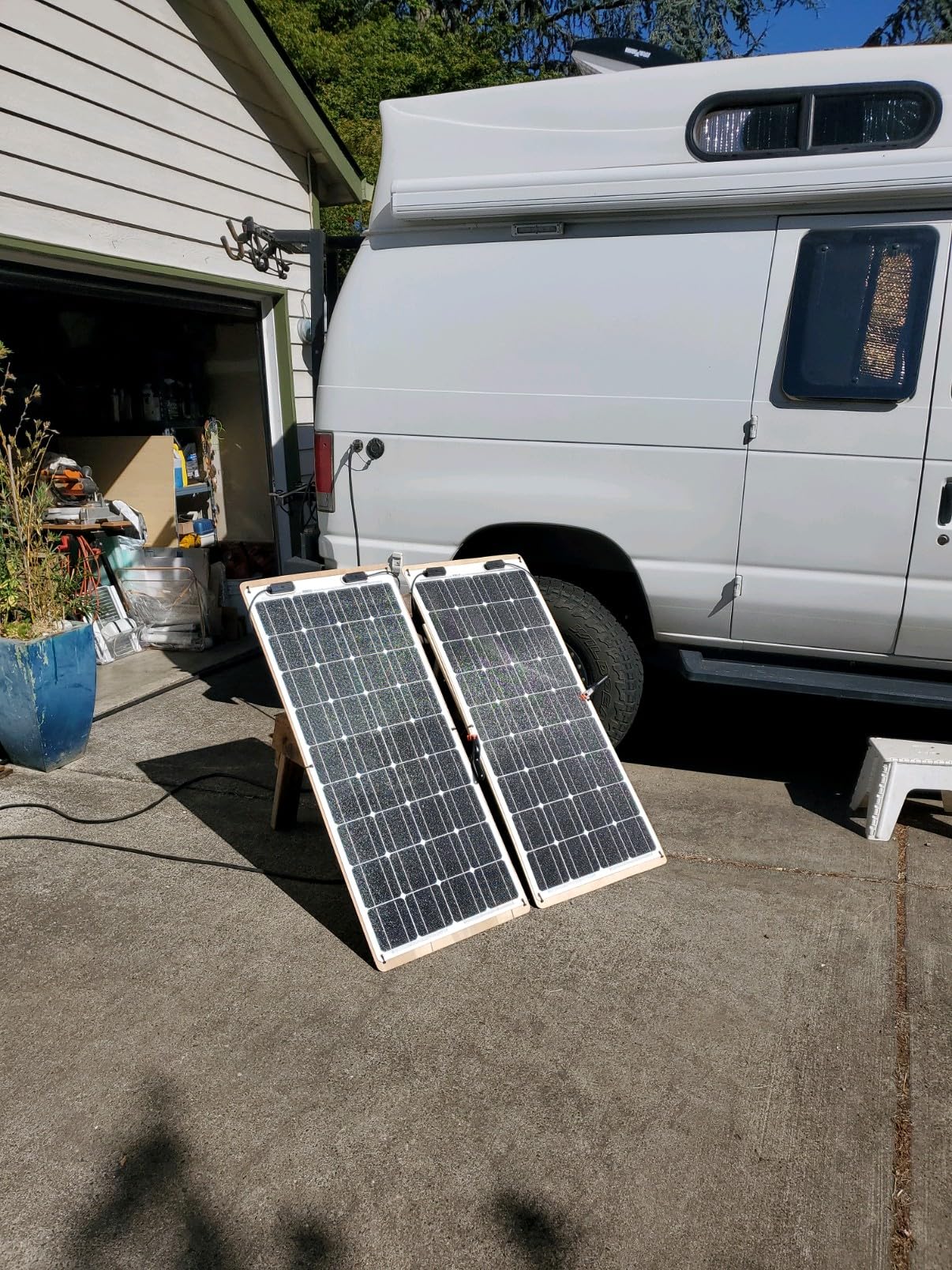 Renogy Flexible Solar Panel 100 Watt 12 Volt Monocrystalline Semi-Flexible Bendable Mono Off-Grid Charger for Marine RV Cabin Van Car Uneven Surfaces customer photo 1