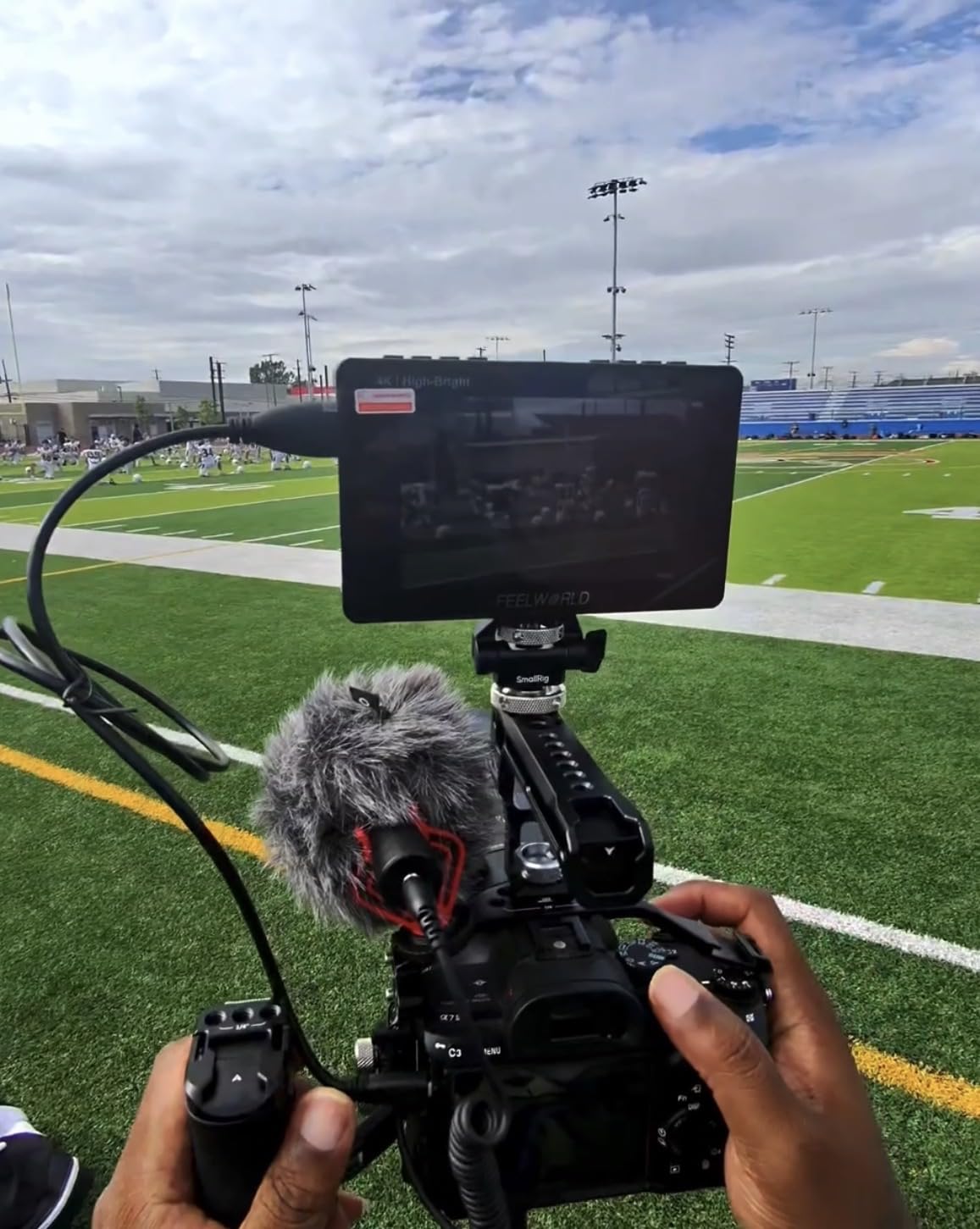 SmallRig A7 III / A7R III Camera Cage Kit for Sony Alpha 7 III/Alpha 7R III, Full Cage with Top Handle for ARRI and Cable Clamp, Built-in Cold Shoe and NATO Rails - 4198 customer photo 1