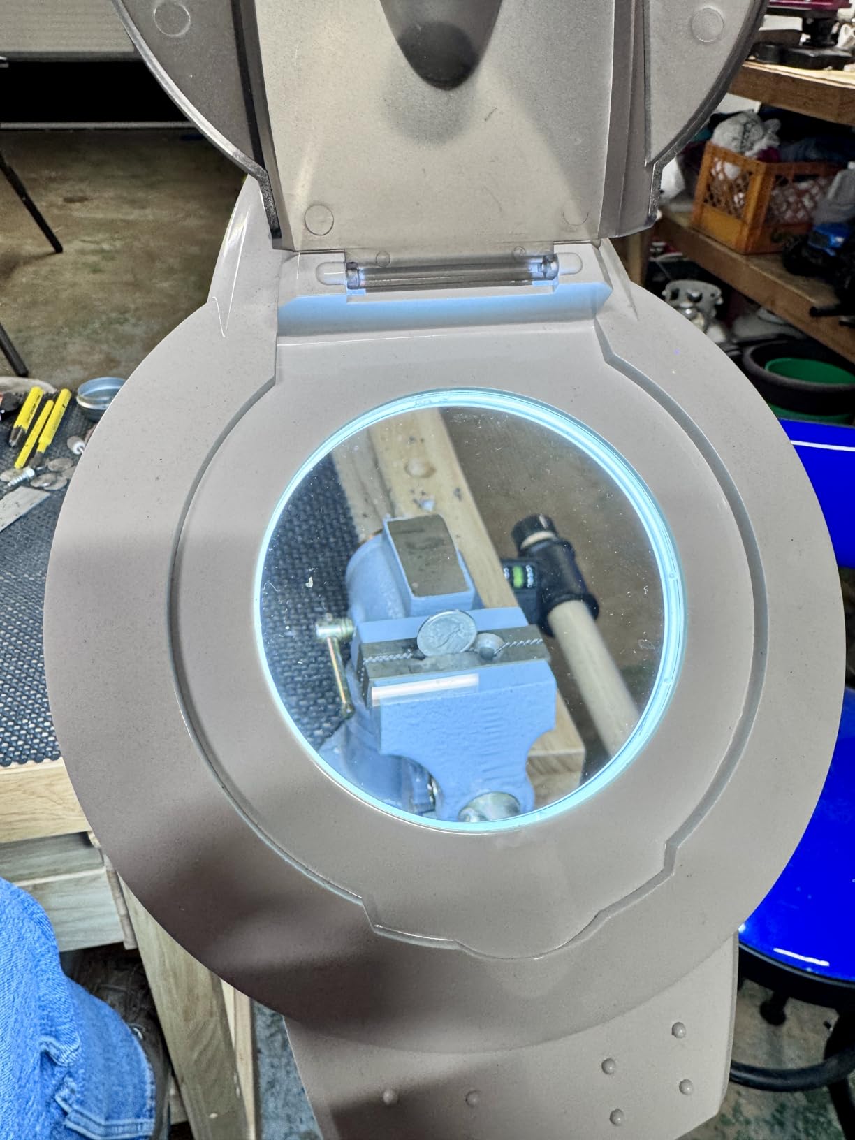 KIRKAS 10X LED Magnifying Lamp with Clamp, 2,200 Lumens Dimmable Super Bright Daylight Magnifying Glass with Light and Stand, Adjustable Swivel Arm Magnifier lamp for Reading Repair Crafts-White customer photo 2