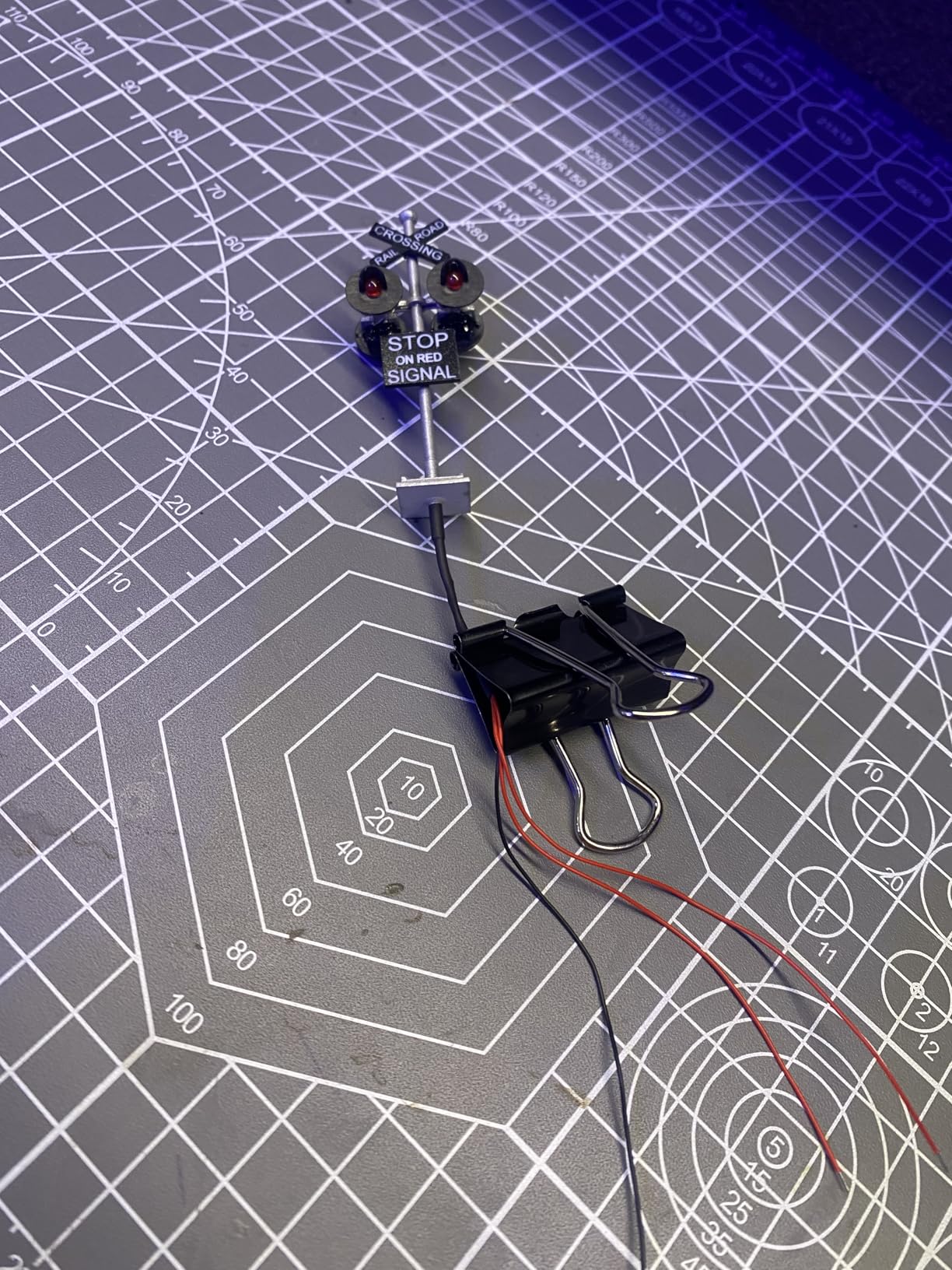 JTD876RP 1 Set HO Scale Railroad Train/Track Crossing Sign 4 Heads LED Made + Circuit Board Flasher-Flashing Red Train Signal Lights Decoration and Party customer photo 2