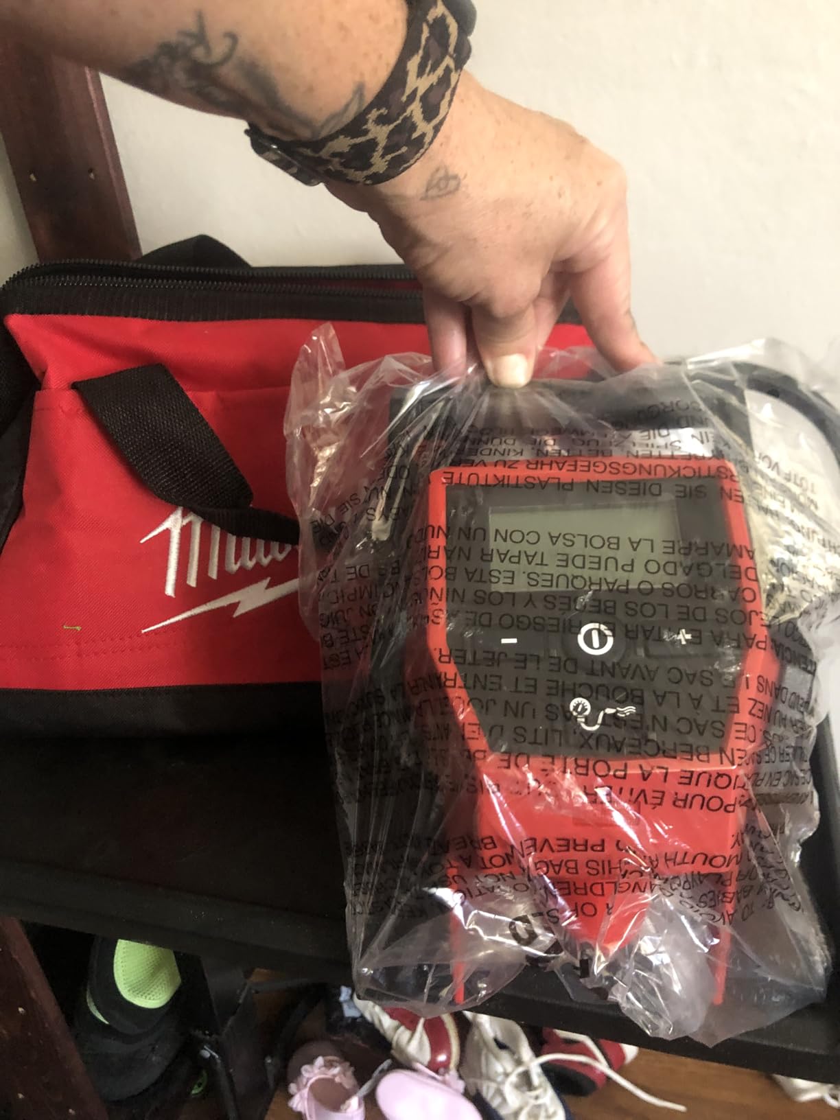 Milwaukee Electric Tools 2475-20 M12 Compact Inflator customer photo 2