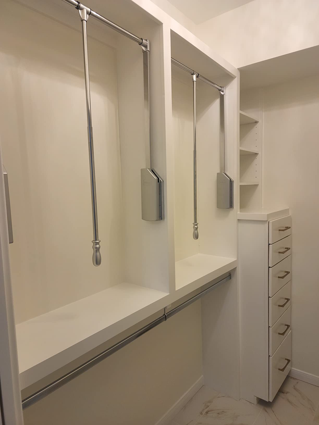 Soft-Close Wardrobe Lift Polished Chrome Expanding Heavy Duty Steel Tubing with Silver Plastic Housing, 45 lb Weight Rating (For 33