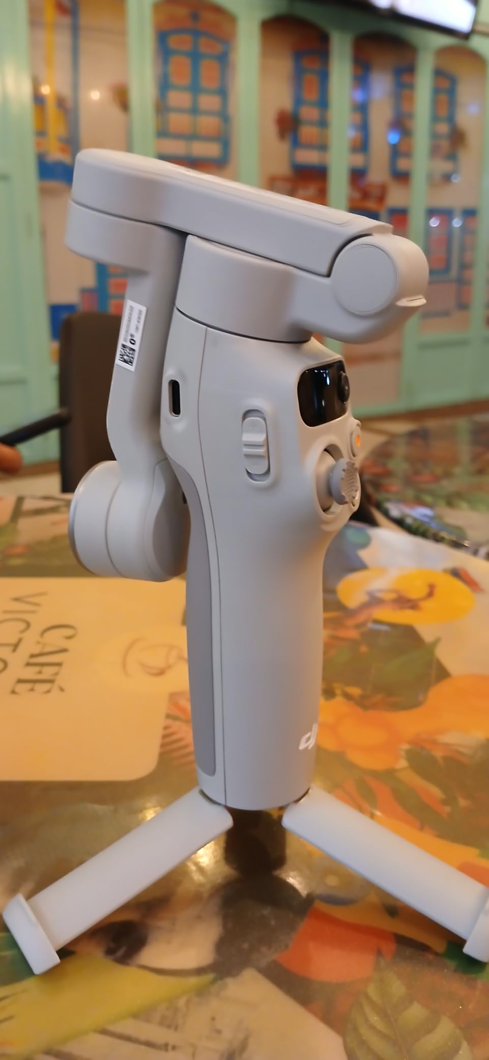 DJI Osmo Mobile 7 Gimbal Stabilizer for iPhone, Android, Built-in Tripod, Portable Stabilizer for iPhone, Selfie Stick, 3-Axis Phone Gimbal, ActiveTrack 7.0, One-Tap Edit, 10hrs Use customer photo 2