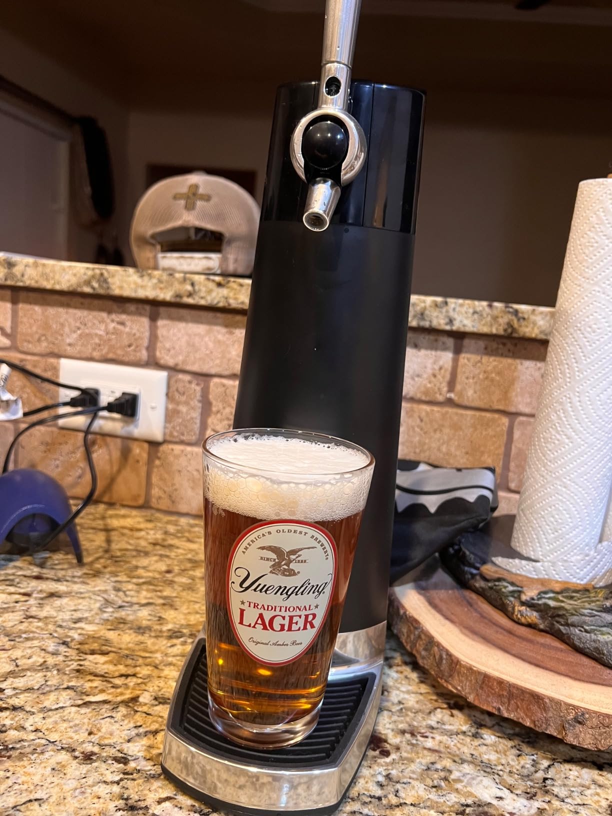 FIZZICS DraftPour Beer Dispenser - Converts Any Can or Bottle Into a Nitro-Style Draft customer photo 2