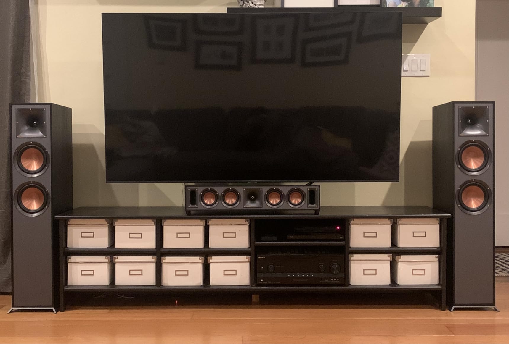 Klipsch R-620F Floorstanding Speaker with Tractrix Horn Technology | Live Concert-Going Experience in Your Living Room, Ebony customer photo 2