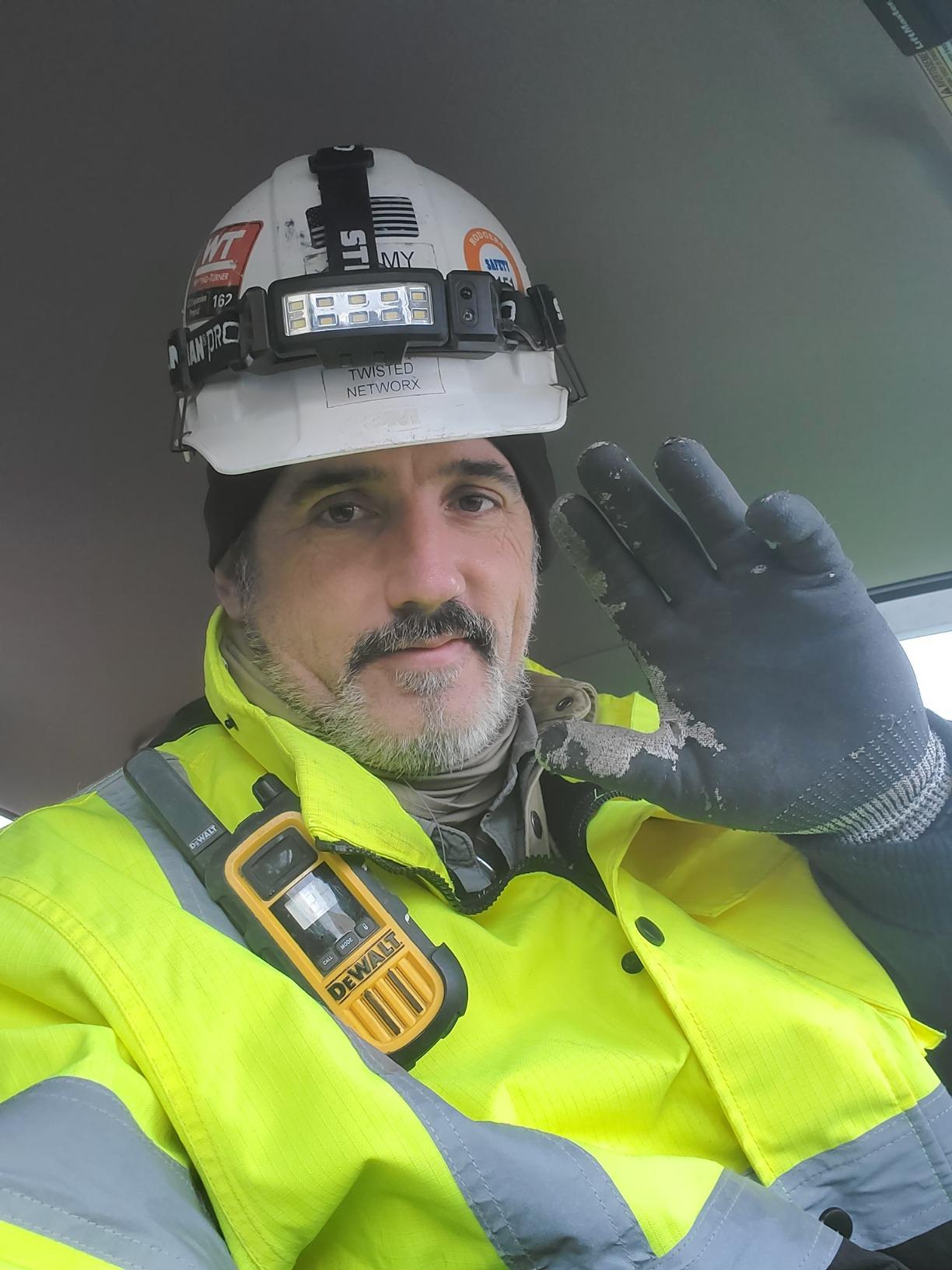 DEWALT DXFRS800 FRS Walkie Talkies, Long Range 2 Way Radio, 2W, IP67 Waterproof, Rechargeable, 2 Pack, DXFRS800 customer photo 1