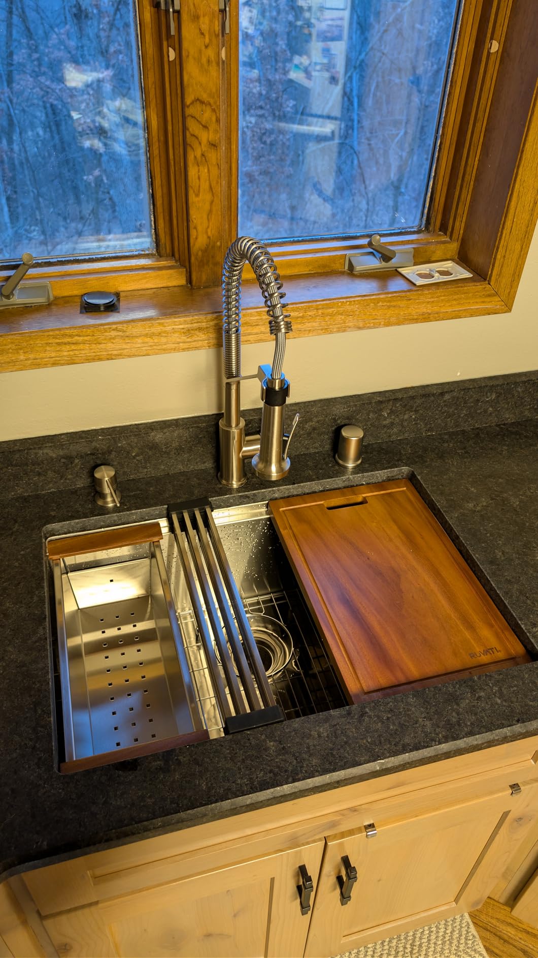 Ruvati 15-inch Workstation Bar Prep Sink Ledge Undermount 16 Gauge Stainless Steel Single Bowl - RVH8304 customer photo 1