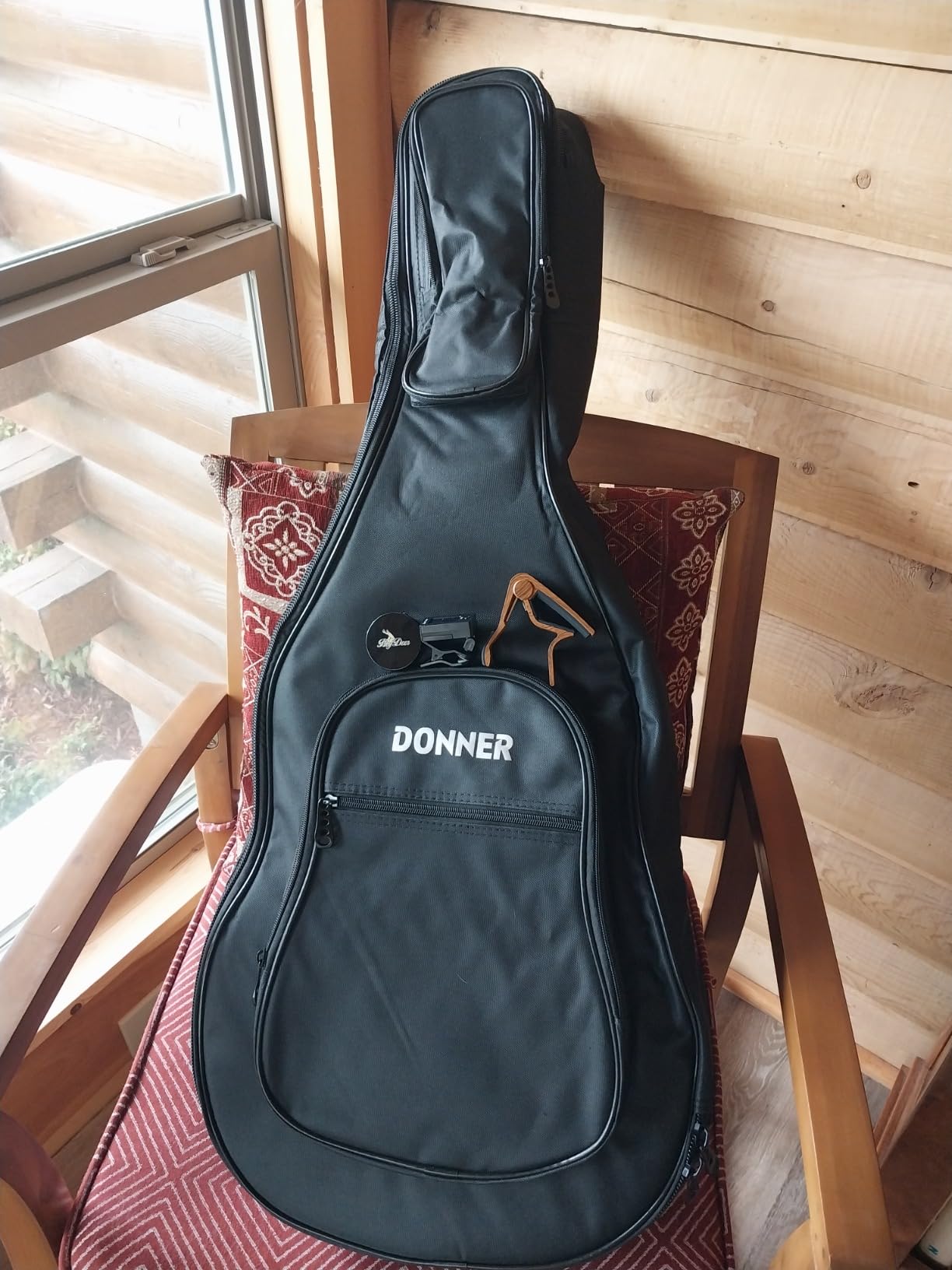Donner 40 41 Inch Acoustic Guitar Case, 0.4 Inch Thick Padding Sponge 600D Ripstop Waterproof Nylon Soft Guitar Gig Bag with 3 Pockets and Back Hanger Loop, Black customer photo 1