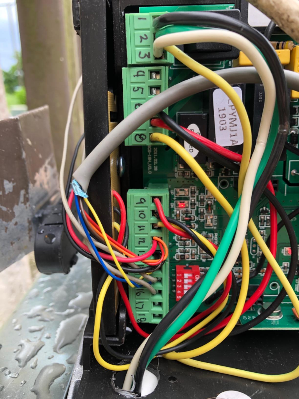 TOPENS CK1200 Automatic Sliding Gate Opener Chain Drive Electric Gate Motor for Heavy Driveway Slide Gate Up to 3400 Pounds, Security Gate Operator AC Powered with 20ft Roller Chain and Remote Control customer photo 1