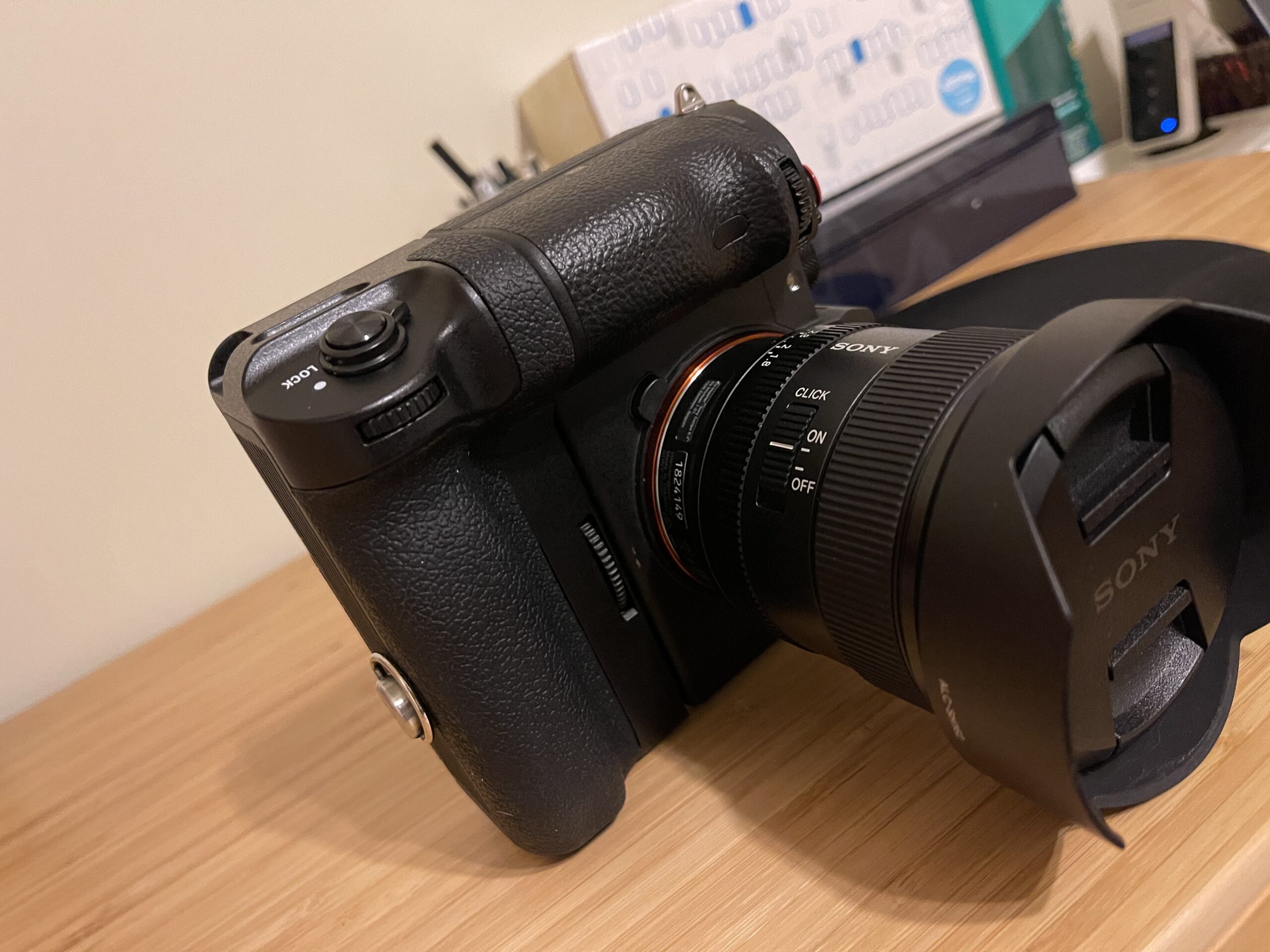 NEEWER Vertical Battery Grip Replacement for VG-C3EM, ONLY Compatible with Sony A9 A7III A7RIII Camera and NP-FZ100(Battery Not Included) customer photo 1