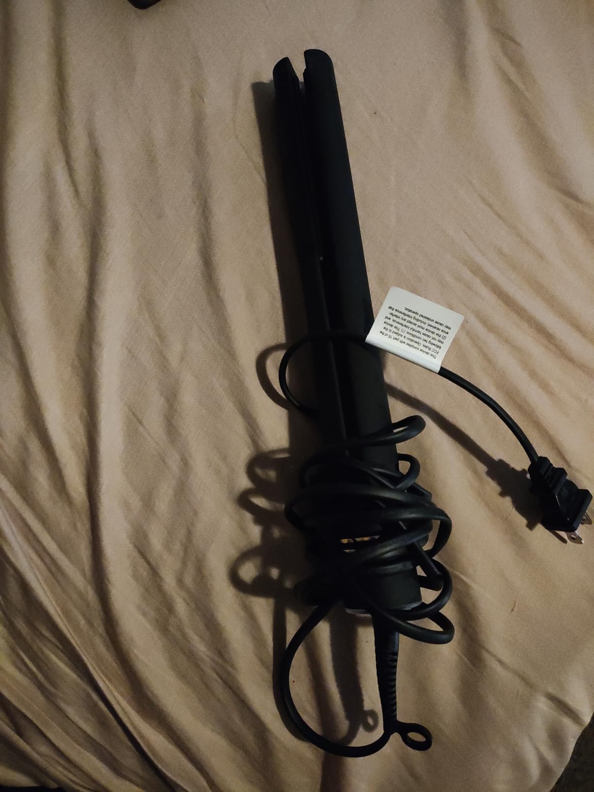 HOT TOOLS Black Gold Ionic 1 1/4 Inch Flat Iron, Use as Straightener for Sleek Straight Hair or Use Rounded Edges for Shiny Curls and Waves, Stylist-Preferred customer photo 2