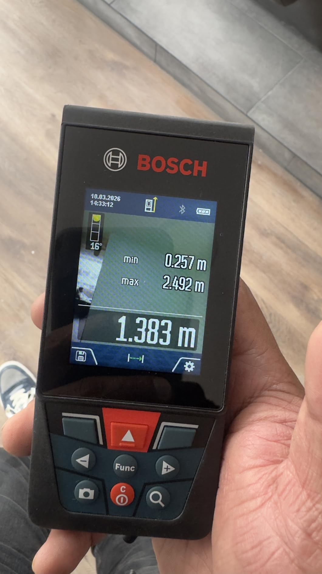 Bosch GLM400C 400 Ft Blaze Outdoor Connected Laser Measure with Viewfinder, Includes 3 AA Batteries customer photo 2