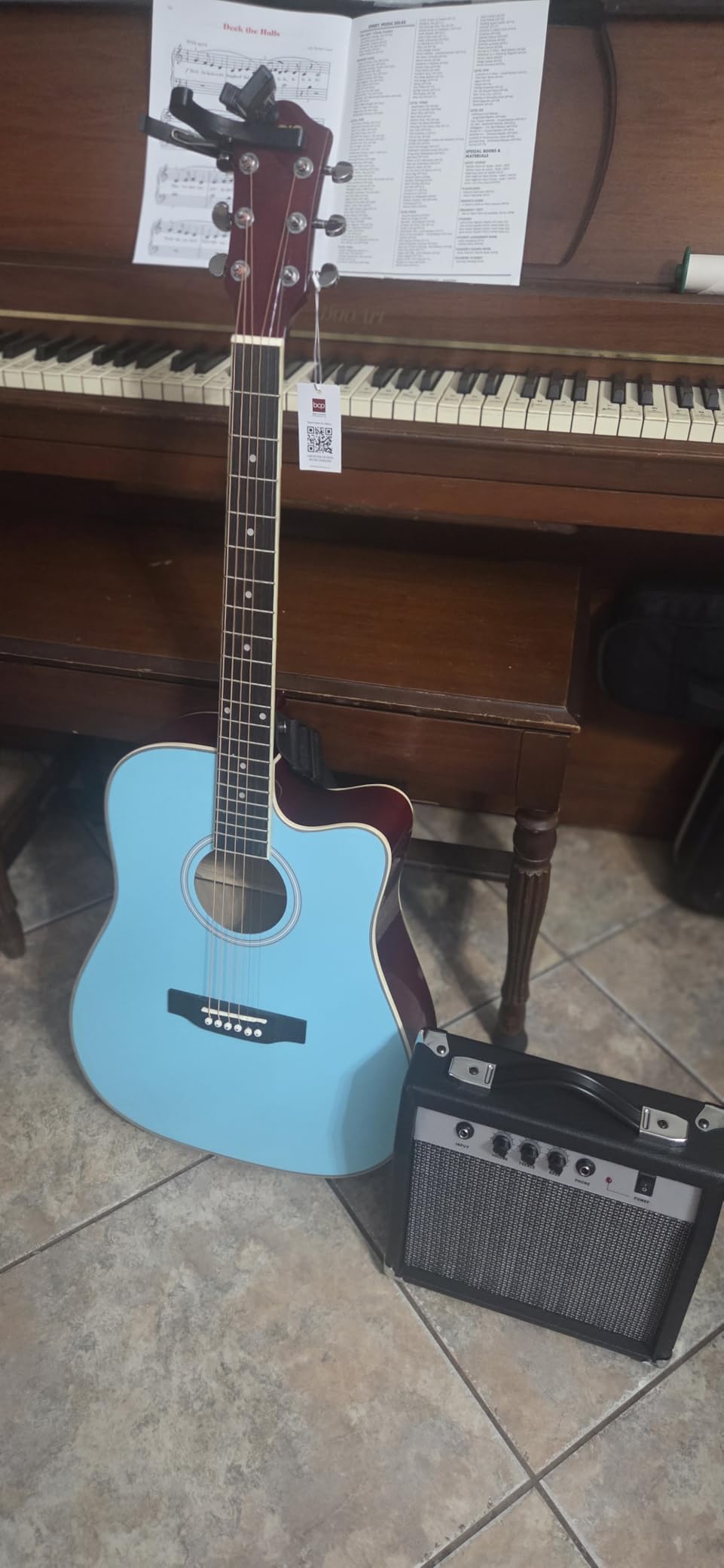 Best Choice Products Beginner Acoustic Electric Guitar Starter Set w/ 41in, All Wood Cutaway Design, Gig Bag, Strap, Picks - Black customer photo 2