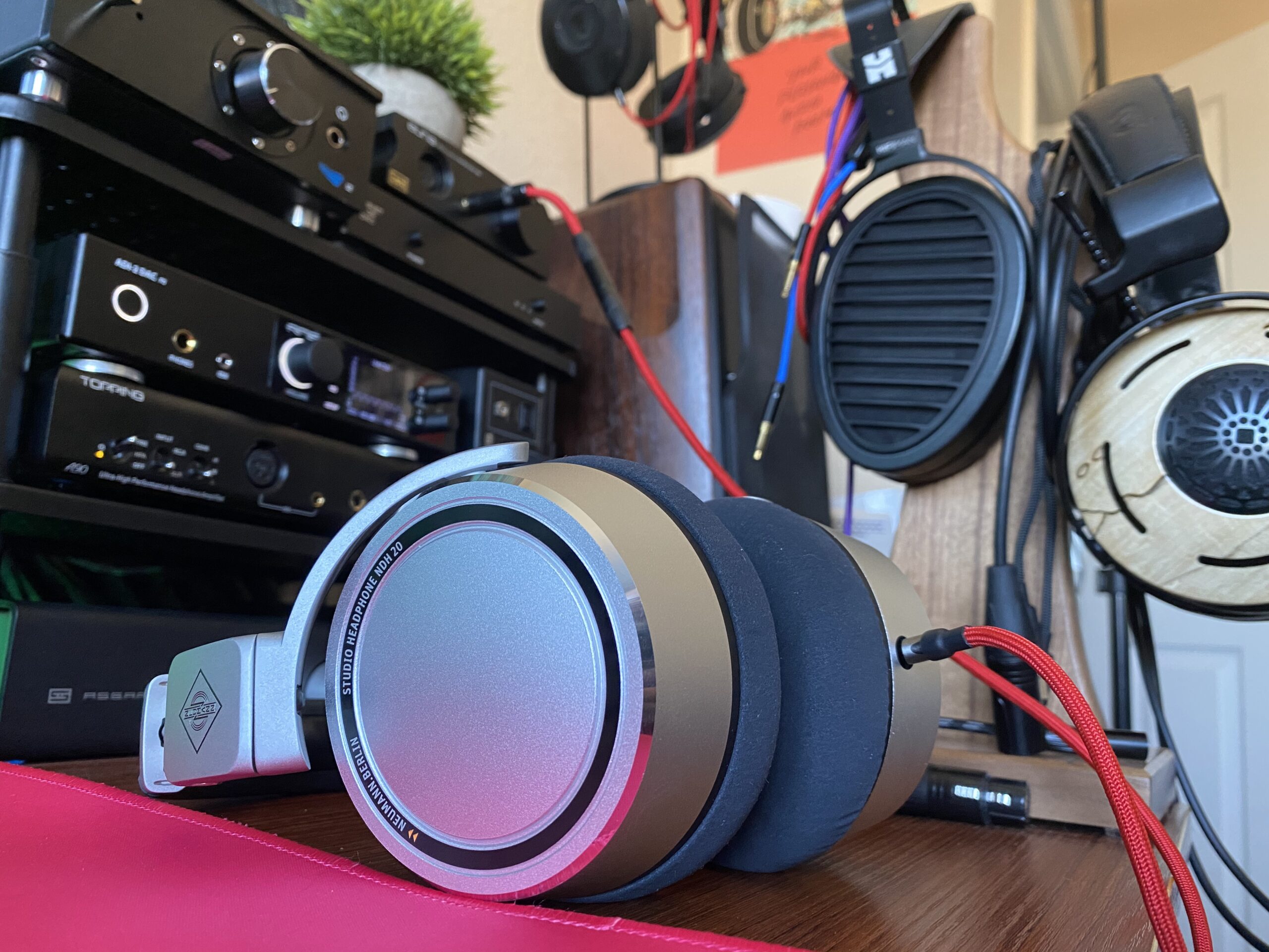 Neumann NDH20 Closed-Back Studio Headphone customer photo 1