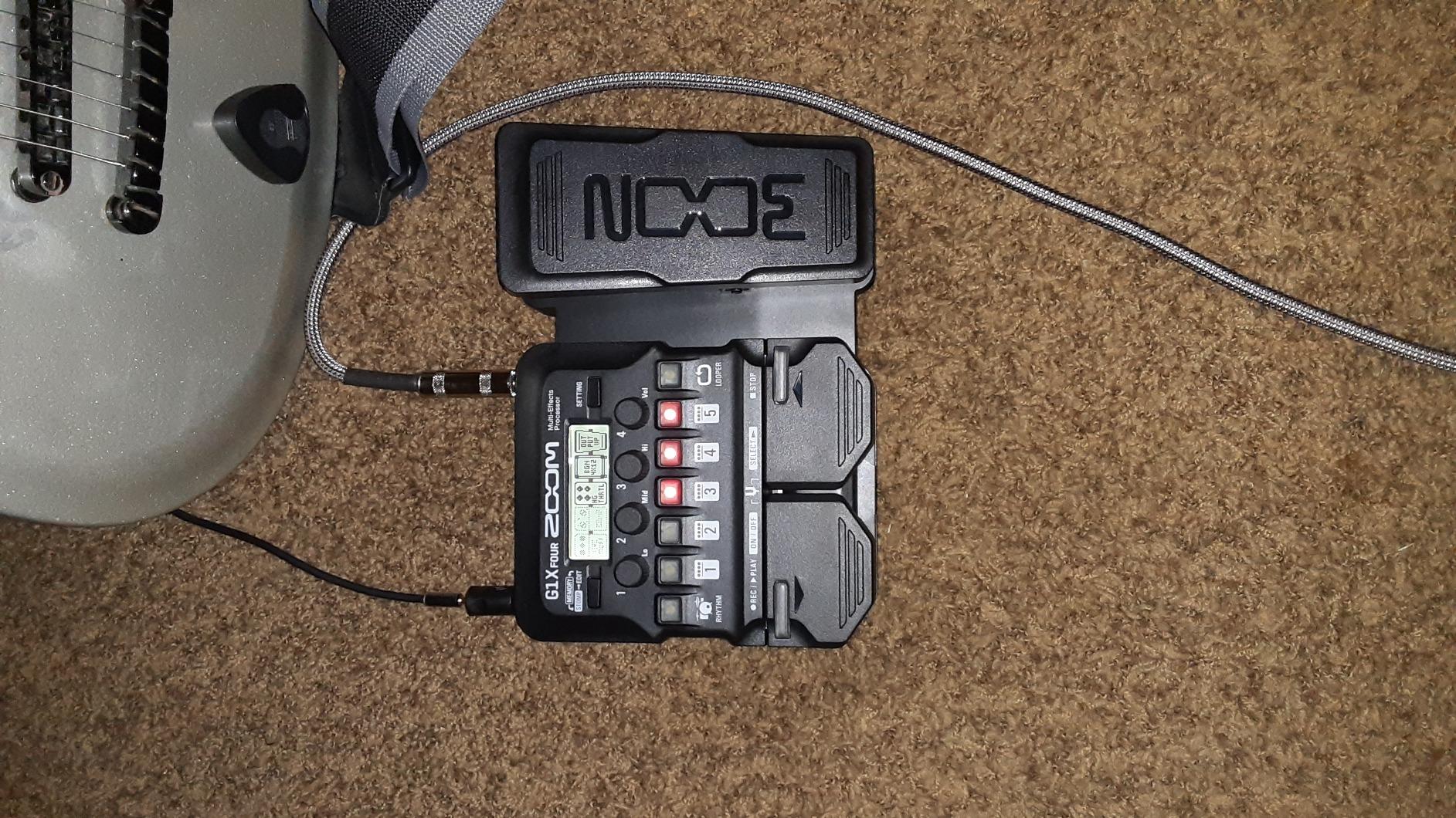 Zoom G1X FOUR Guitar Multi-Effects Processor with Expression Pedal, 70+ Effects & Amp Modeling, Looper, Rhythm Section, Tuner, Battery Powered customer photo 1