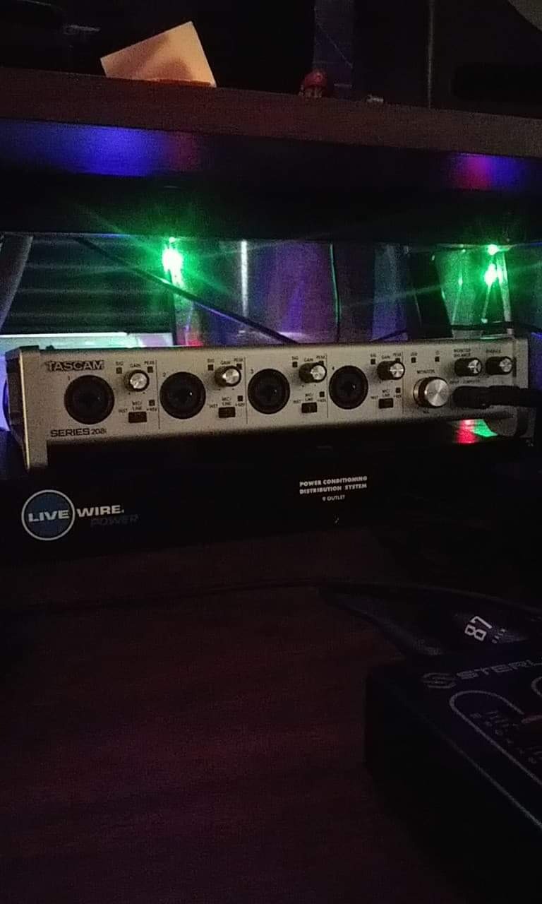 Tascam SERIES 208i 20 IN/8 OUT USB Audio Interface with MIDI, DAW Recording Software for Songwriting, Podcasting, Recording customer photo 1