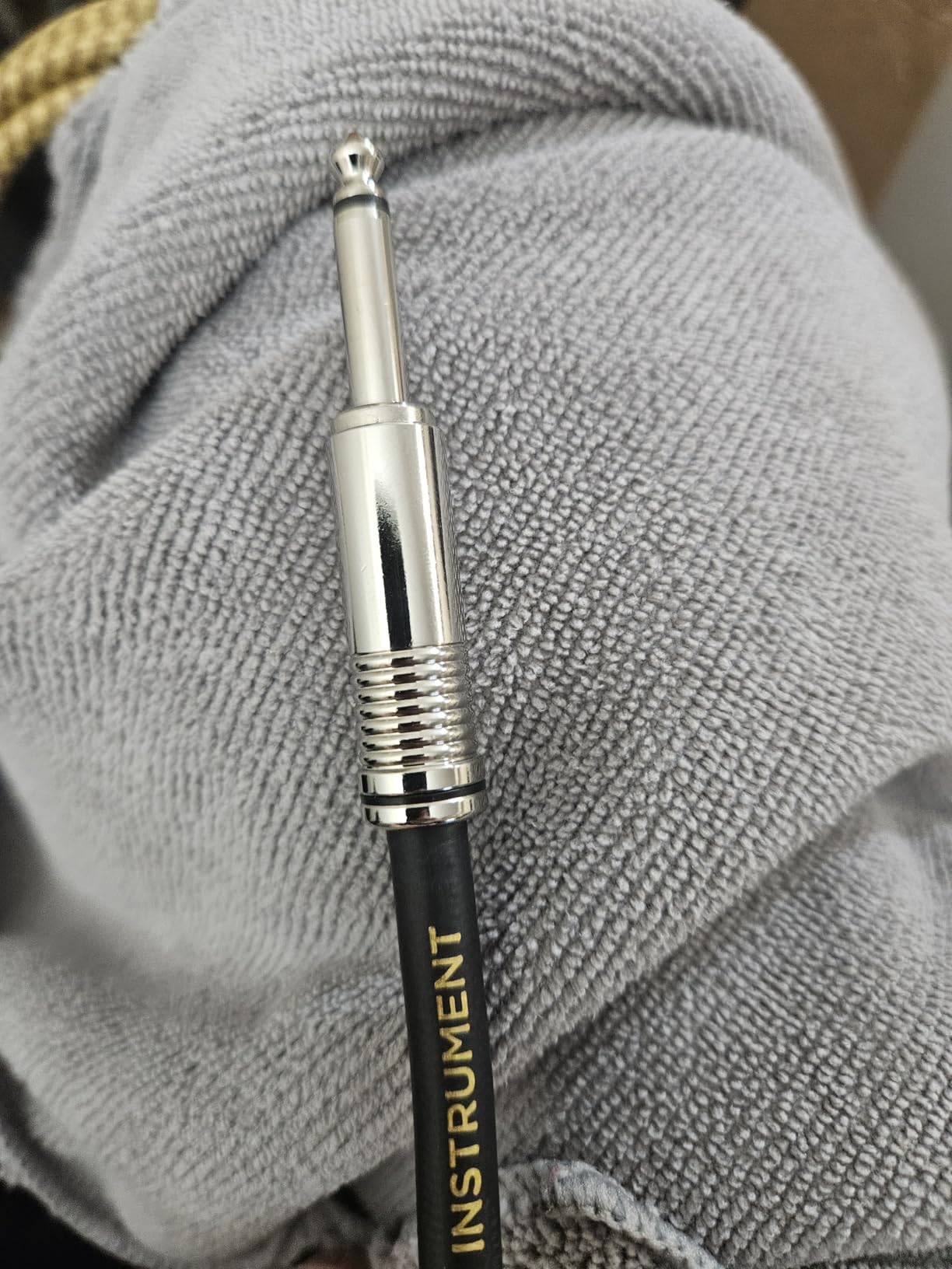 Ernie Ball Braided Instrument Cable, Straight/Angle, 10ft, Neon Green/Black (P06077) customer photo 1