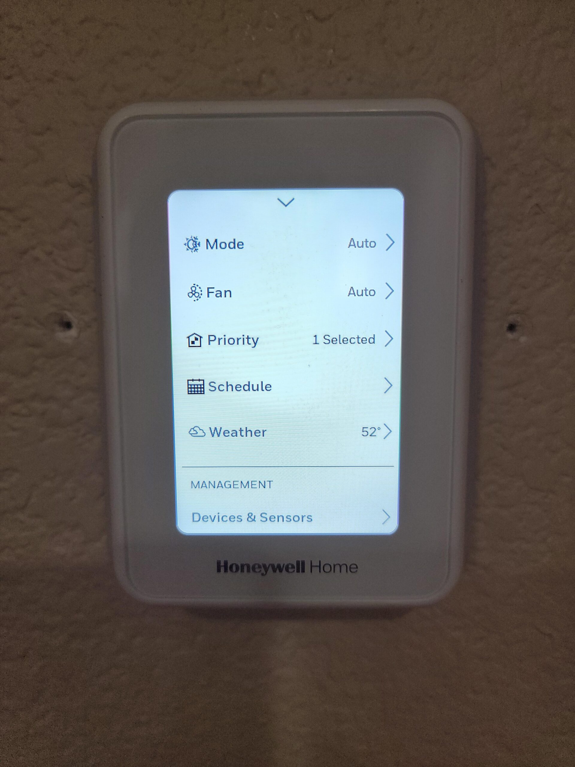 Honeywell Home T9 WiFi Smart Thermostat with 1 Smart Room Sensor, Touchscreen Display, White customer photo 2