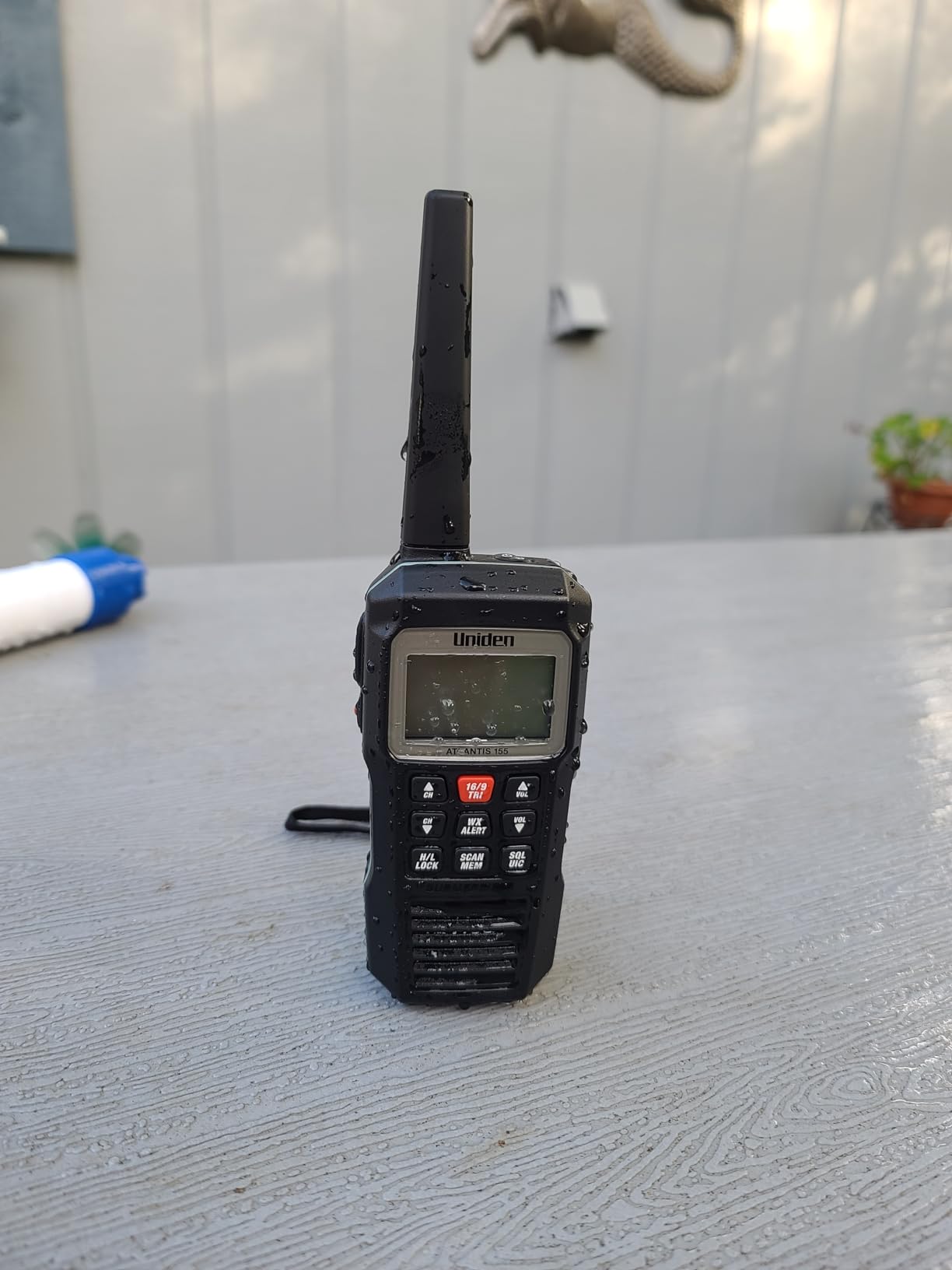 Uniden Atlantis 155 Handheld Two-Way VHF Marine Radio, Floating IPX8 Submersible Waterproof, Dual-Color Screen, 10 Hour Battery customer photo 1