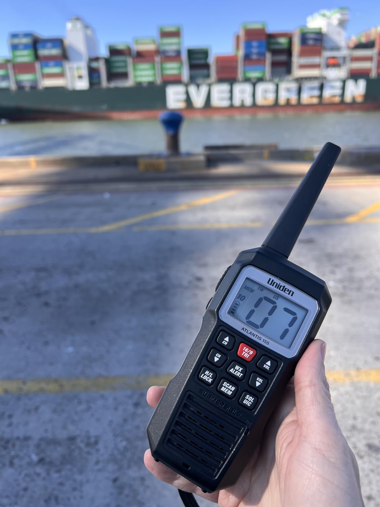 Uniden Atlantis 155 Handheld Two-Way VHF Marine Radio, Floating IPX8 Submersible Waterproof, Dual-Color Screen, 10 Hour Battery customer photo 2